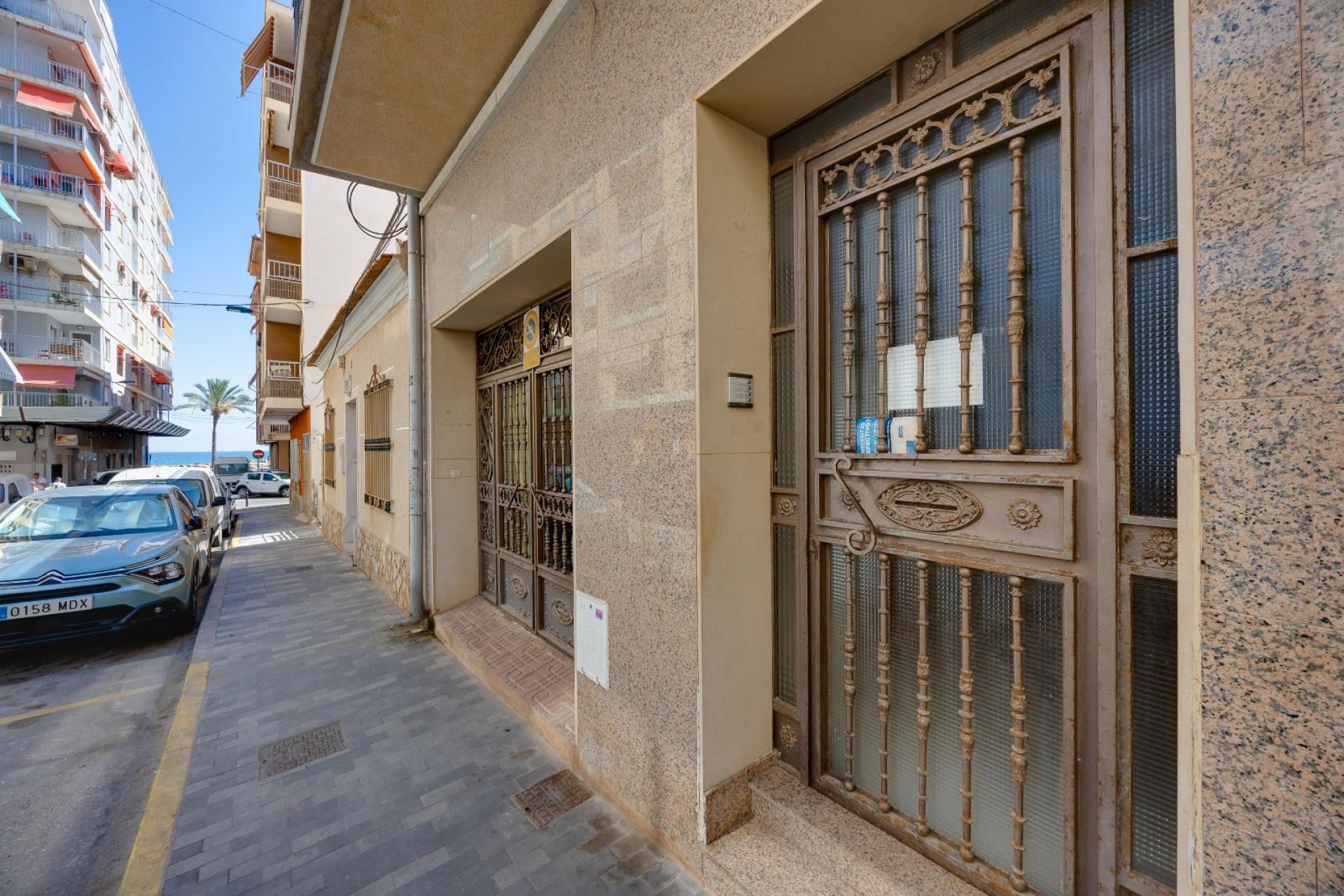Resale - Apartment / Flat * - Torrevieja * - Playa del Cura *