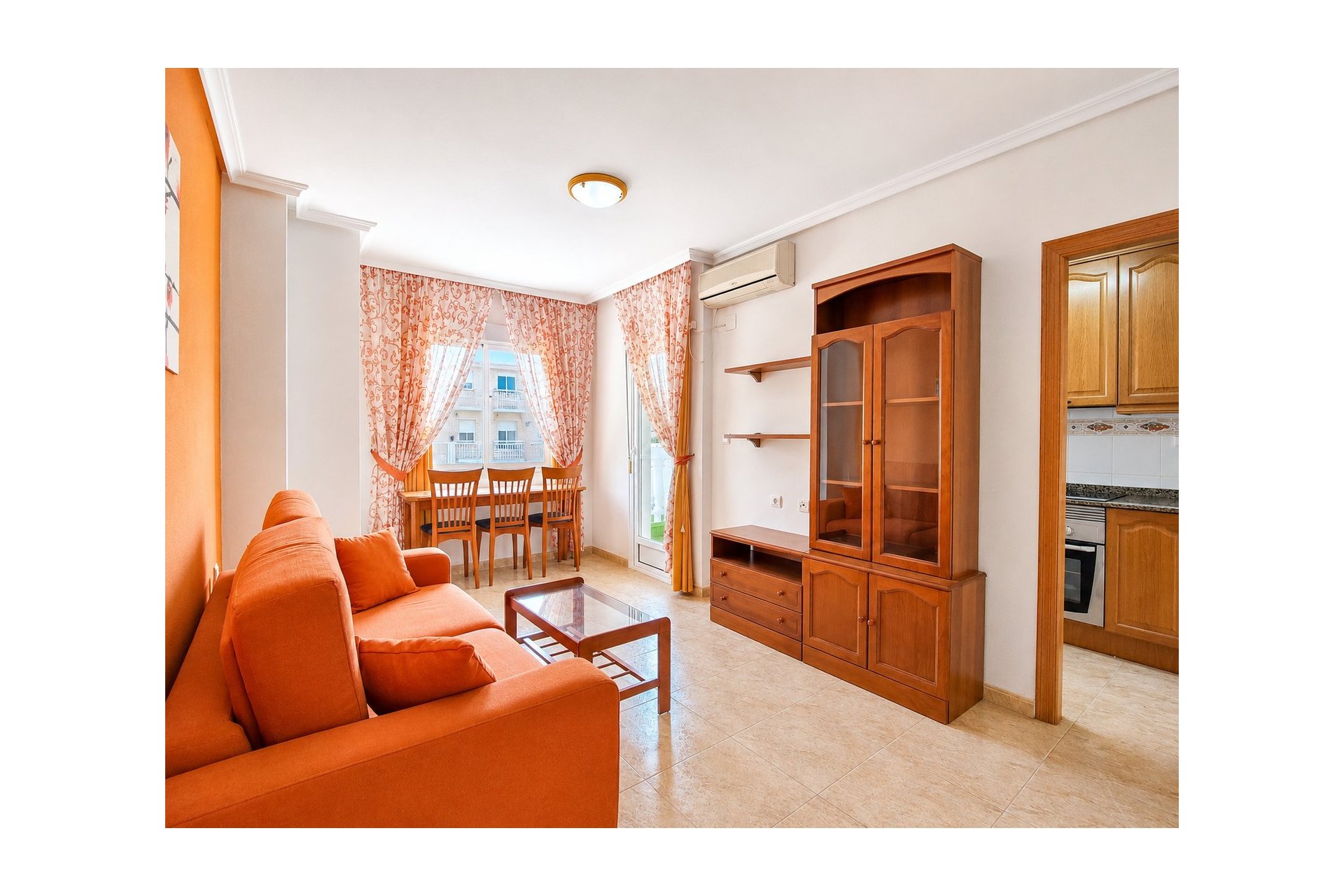 Resale - Apartment / Flat * - Torrevieja * - Playa del Cura *