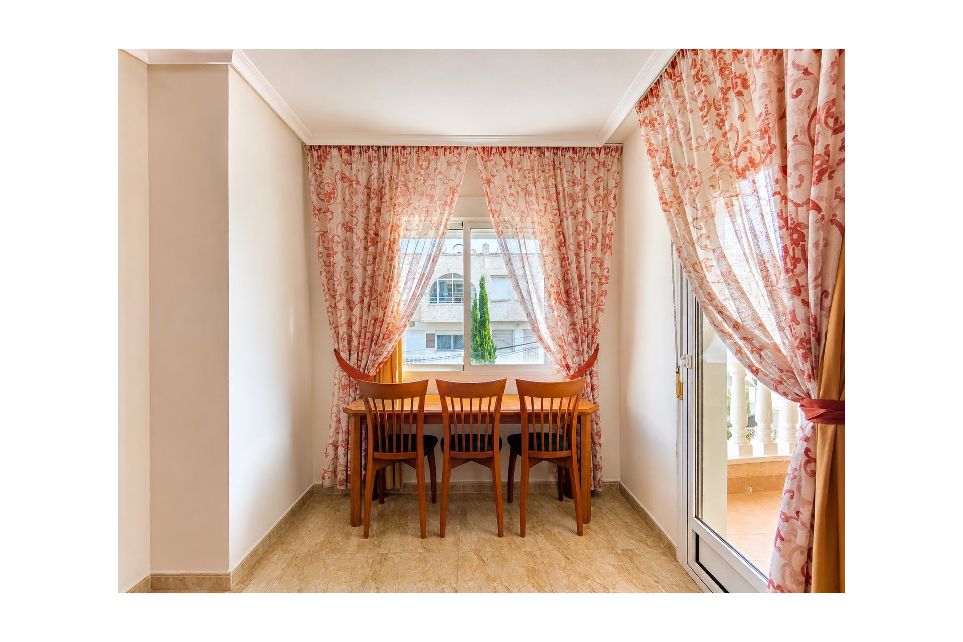Resale - Apartment / Flat * - Torrevieja * - Playa del Cura *