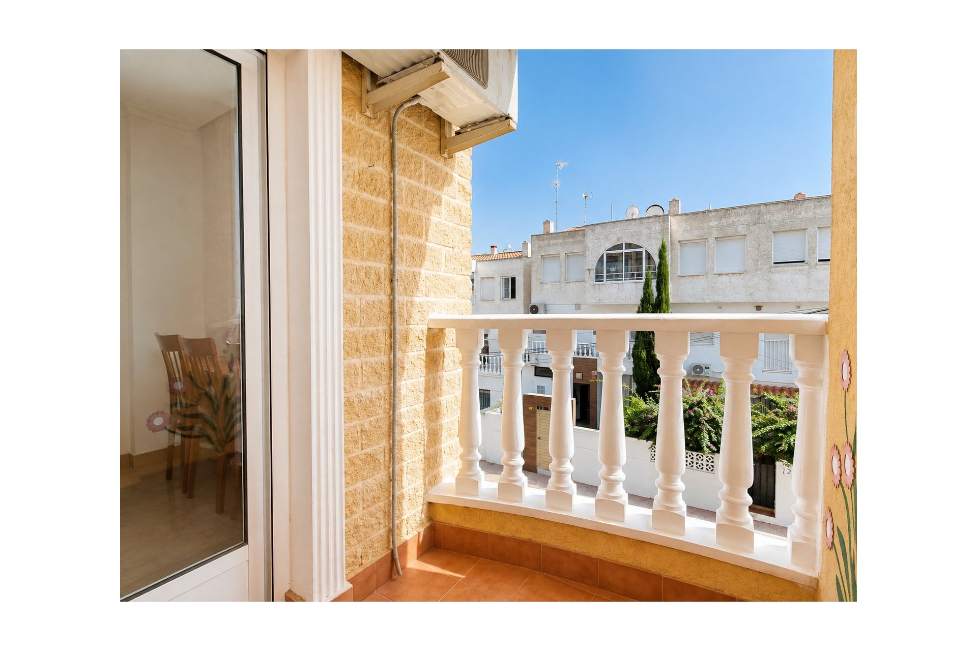 Resale - Apartment / Flat * - Torrevieja * - Playa del Cura *
