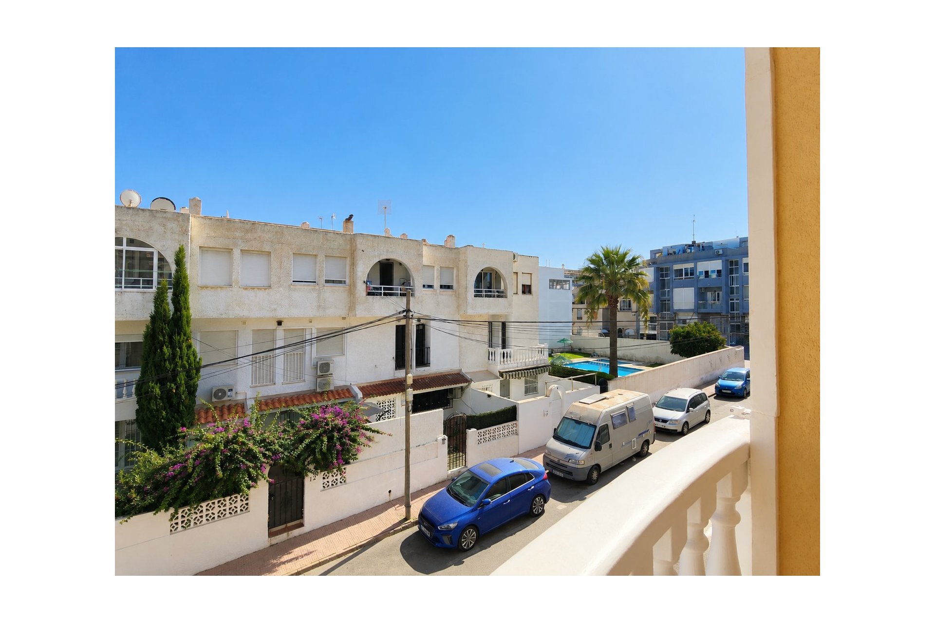 Resale - Apartment / Flat * - Torrevieja * - Playa del Cura *