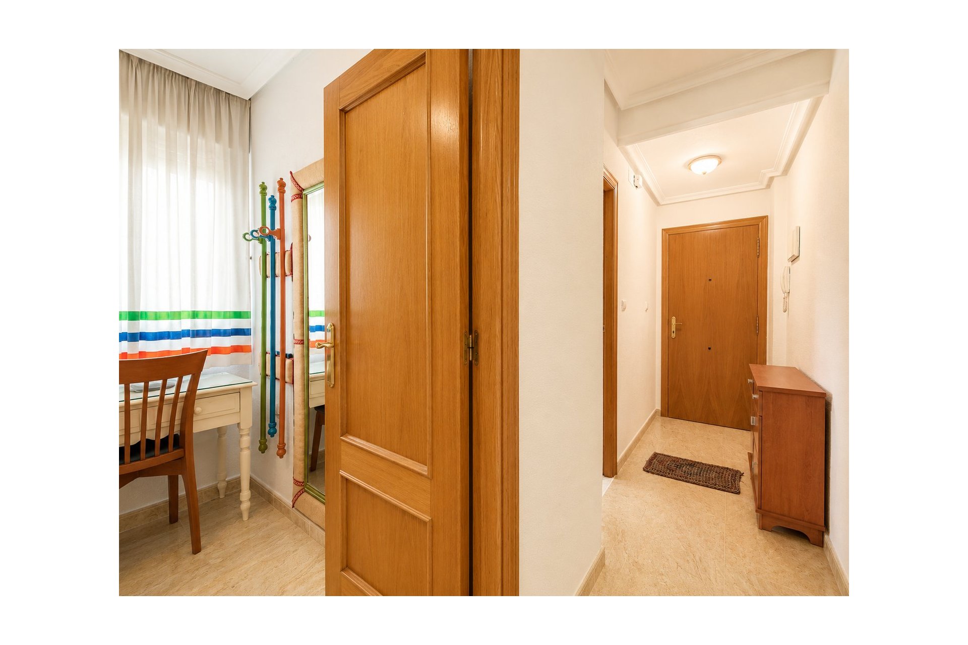 Resale - Apartment / Flat * - Torrevieja * - Playa del Cura *