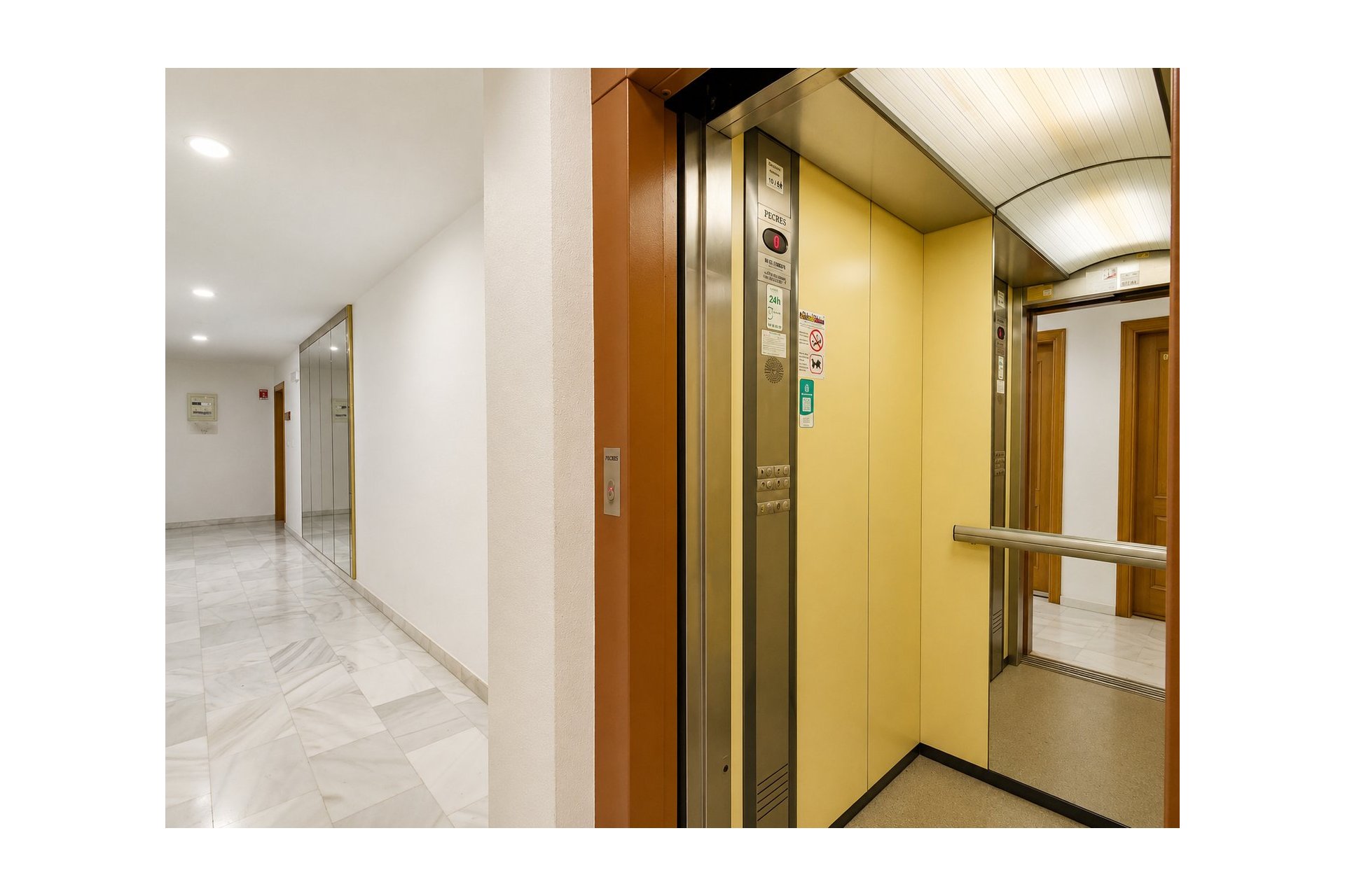 Resale - Apartment / Flat * - Torrevieja * - Playa del Cura *