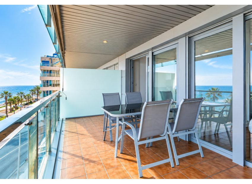 Resale - Apartment / Flat * - Torrevieja * - Playa del Cura *