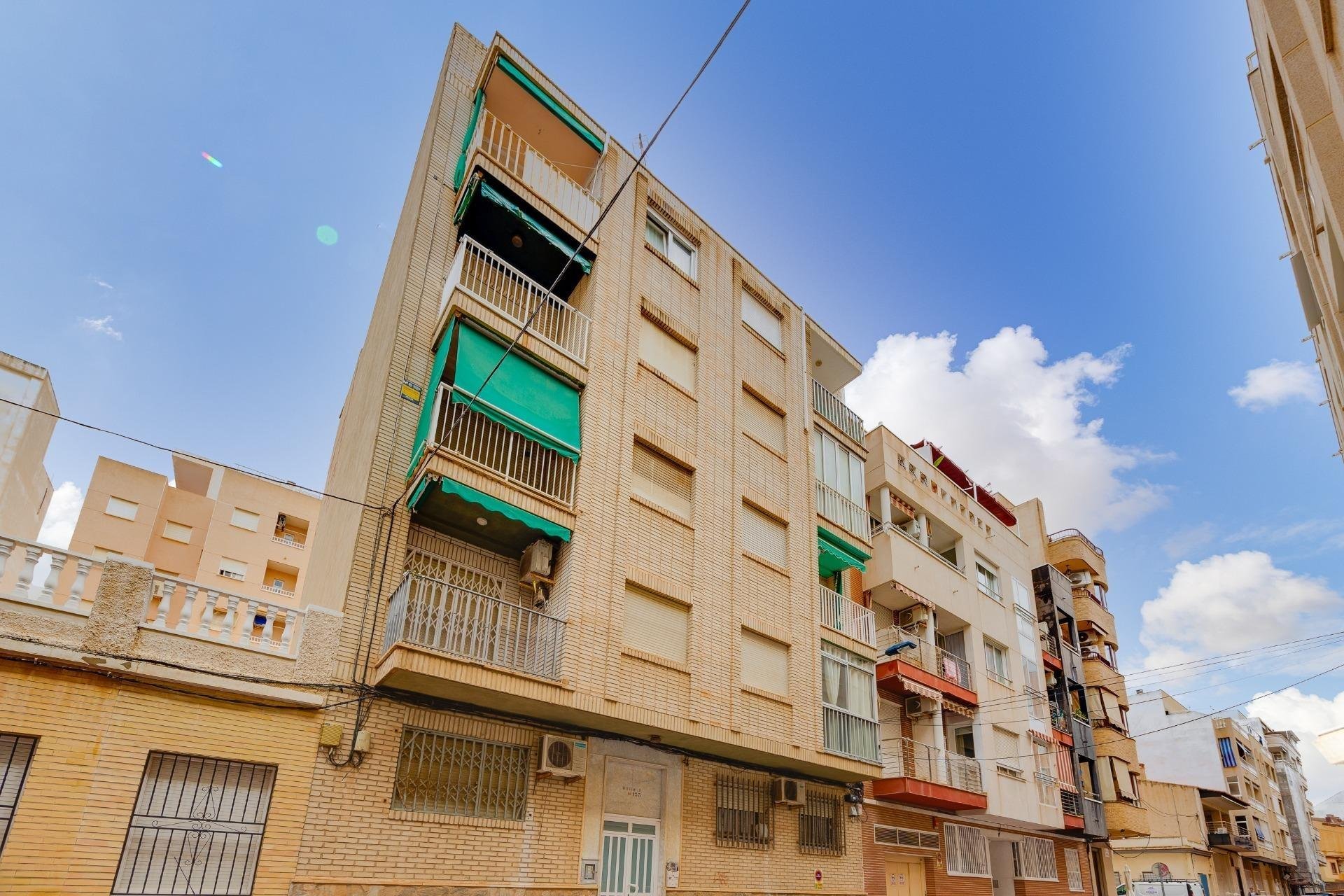 Resale - Apartment / Flat * - Torrevieja * - Playa del Cura *