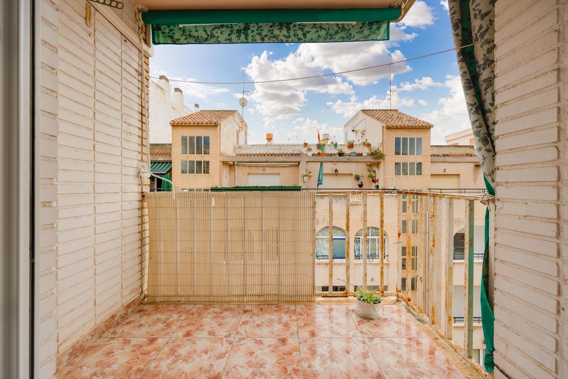 Resale - Apartment / Flat * - Torrevieja * - Playa del Cura *