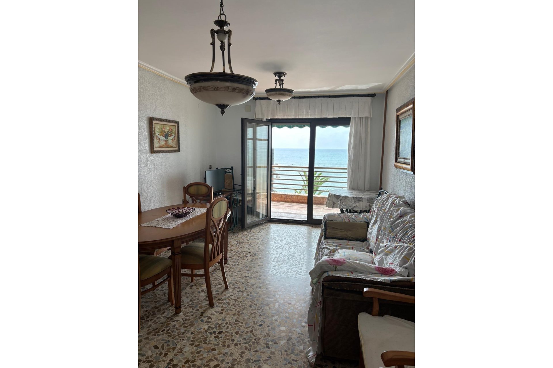 Resale - Apartment / Flat * - Torrevieja * - Playa del Cura *