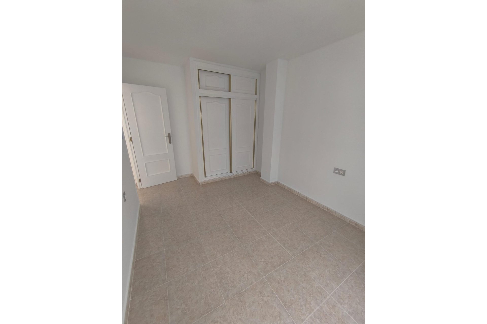 Resale - Apartment / Flat * - Torrevieja * - Playa del Cura *