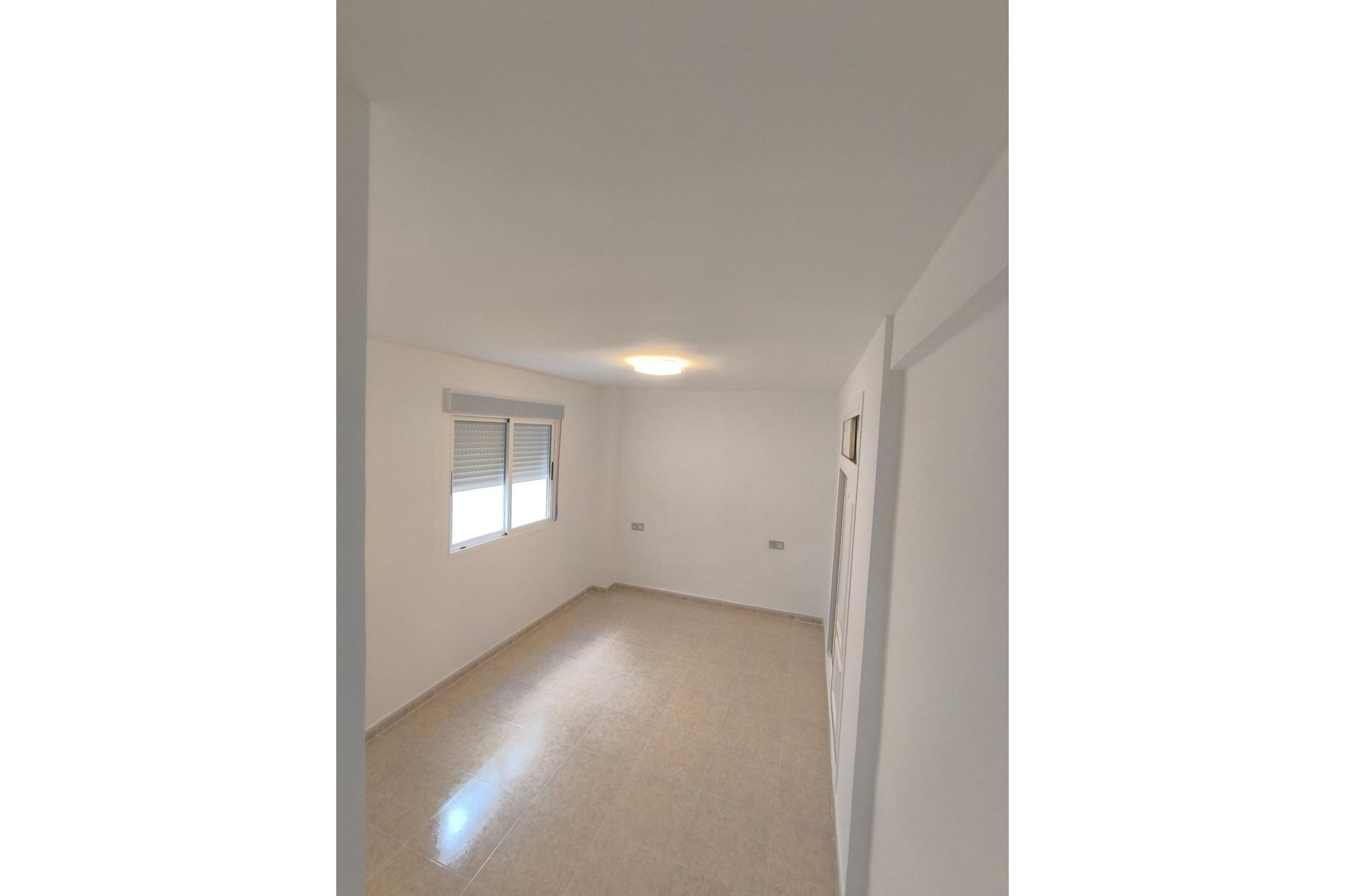 Resale - Apartment / Flat * - Torrevieja * - Playa del Cura *