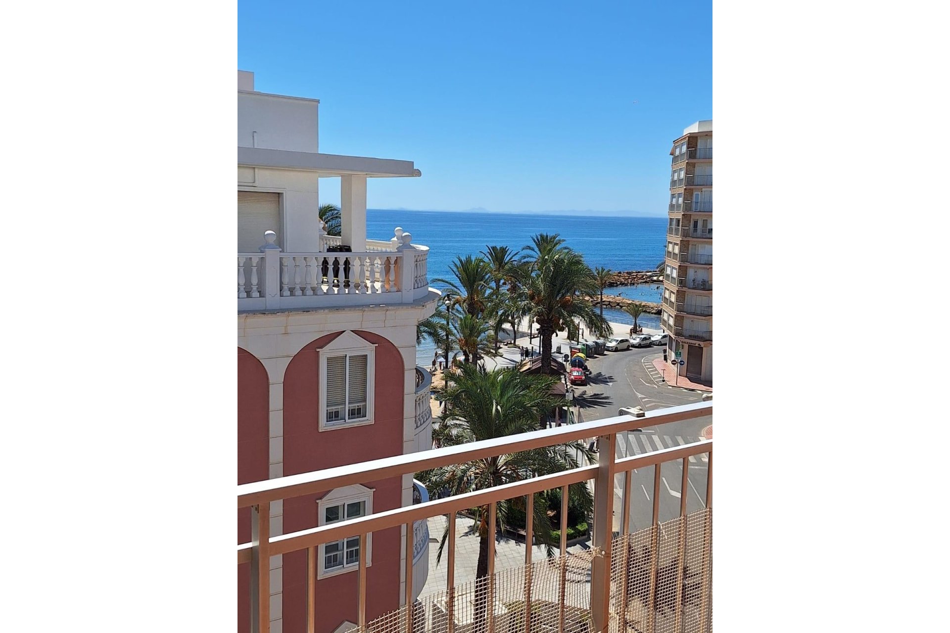 Resale - Apartment / Flat * - Torrevieja * - Playa del Cura *