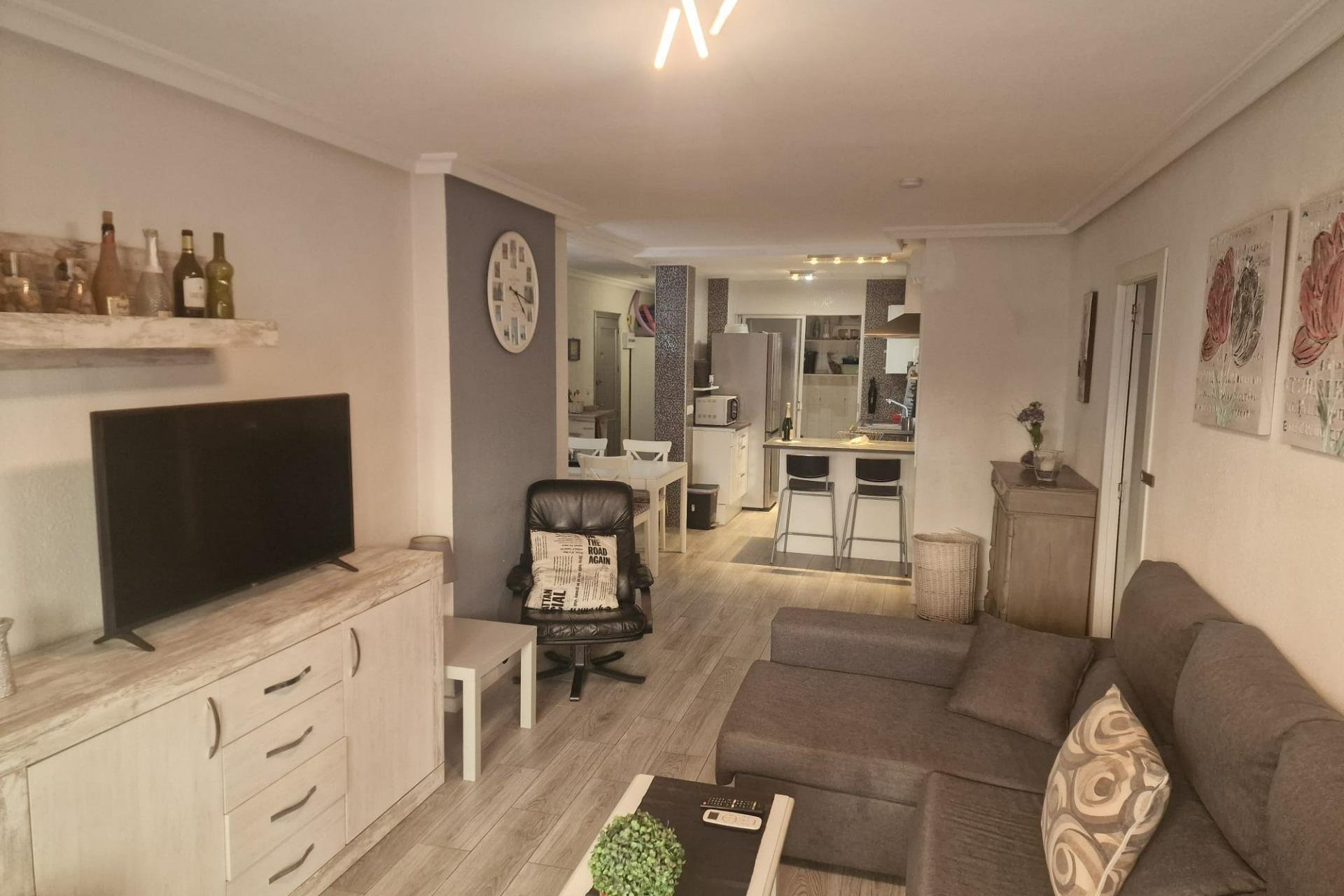 Resale - Apartment / Flat * - Torrevieja * - Playa del Cura *