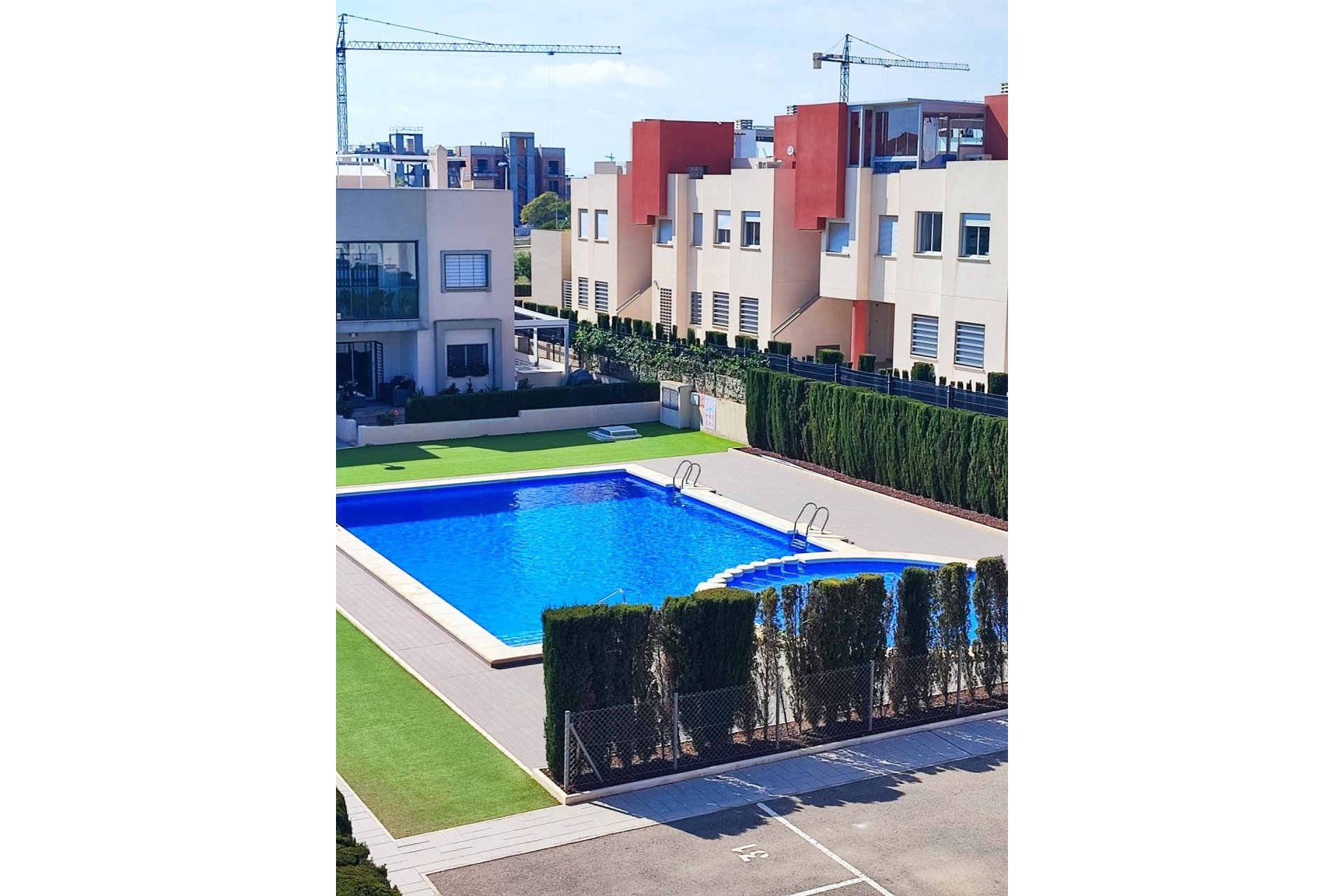Resale - Apartment / Flat * - Torrevieja * - Playa del Cura *
