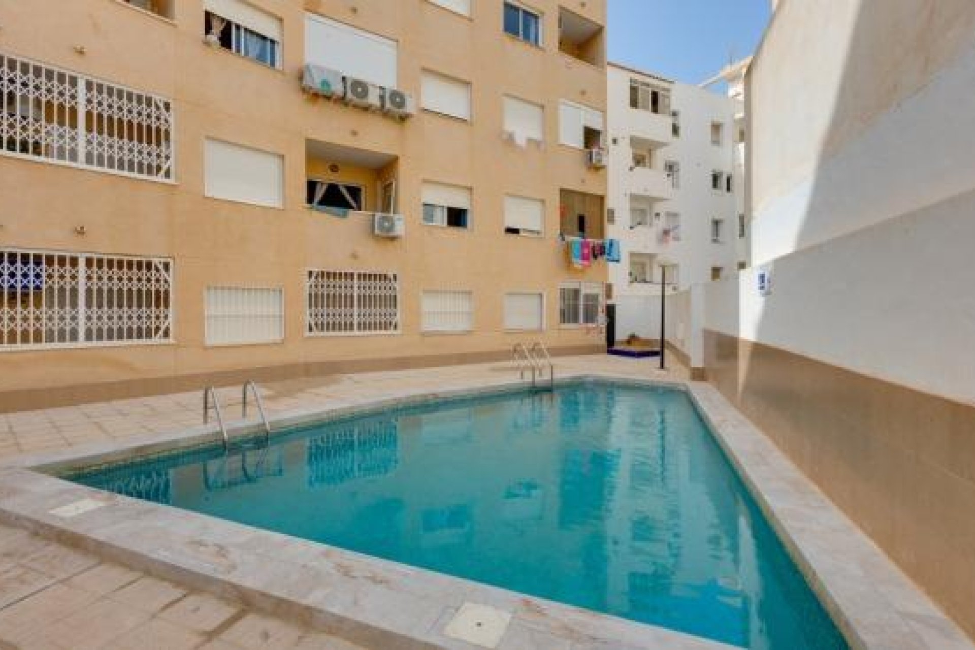 Resale - Apartment / Flat * - Torrevieja * - Playa del Cura *