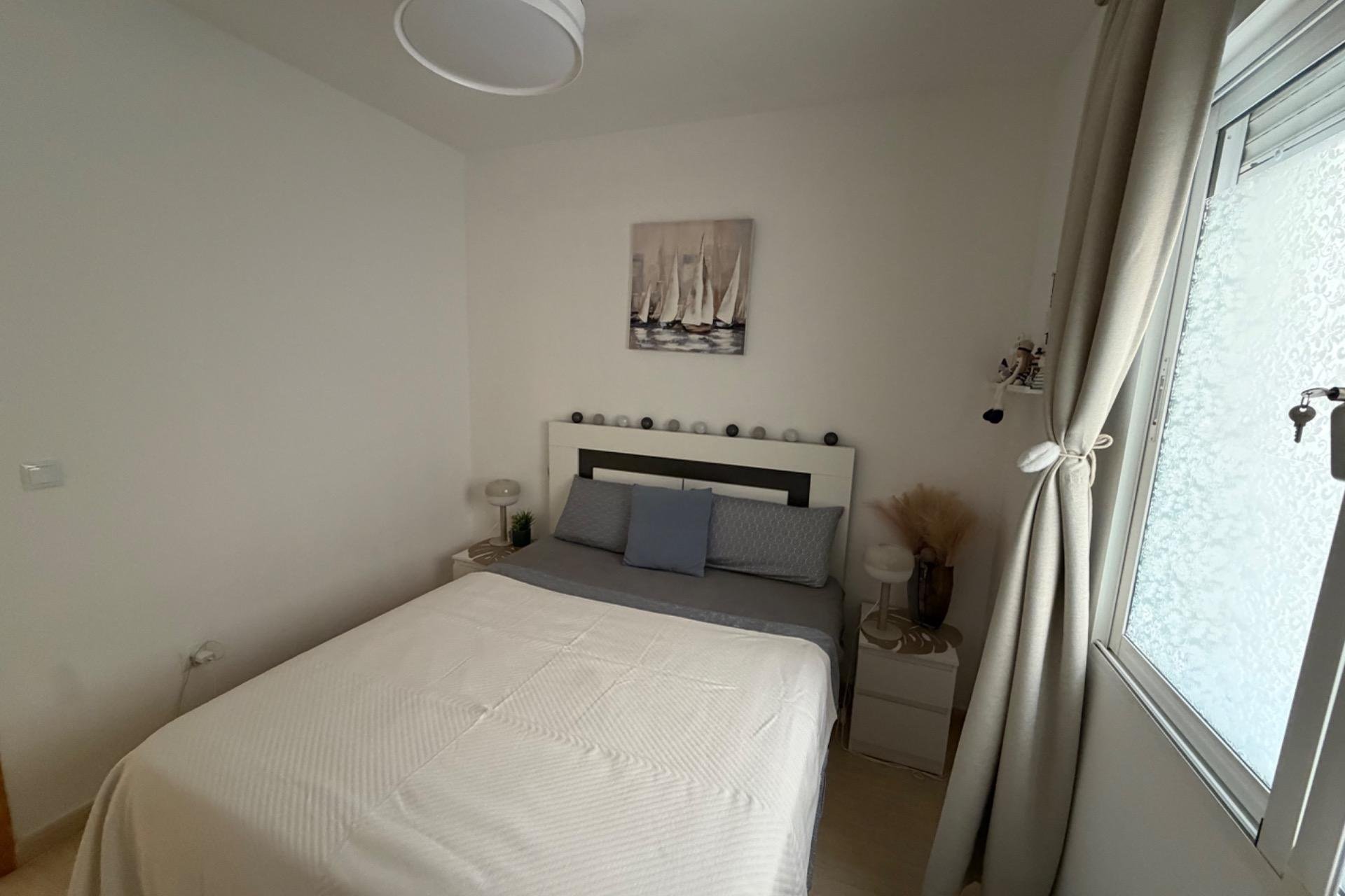 Resale - Apartment / Flat * - Torrevieja * - Playa del Cura *