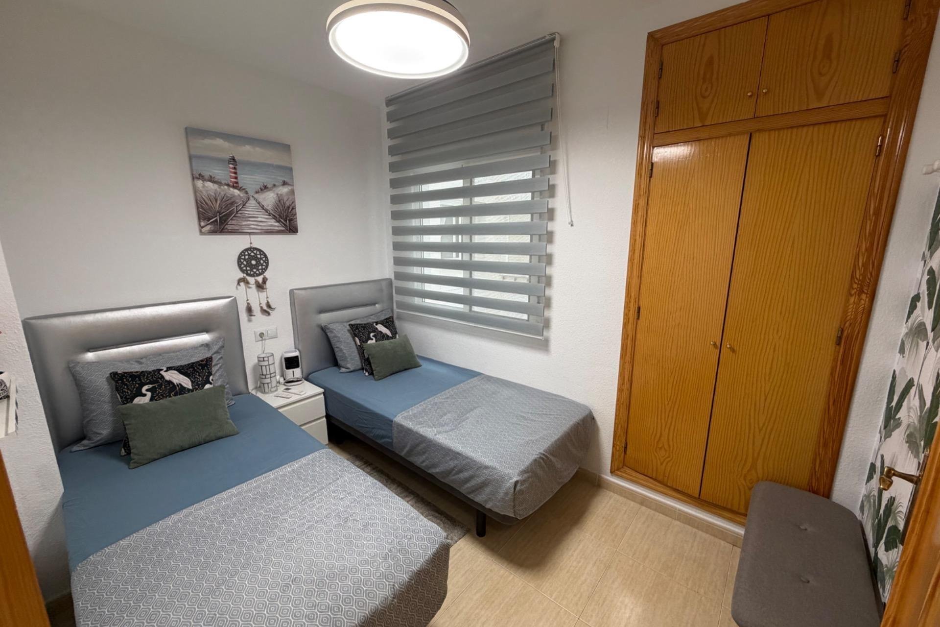 Resale - Apartment / Flat * - Torrevieja * - Playa del Cura *