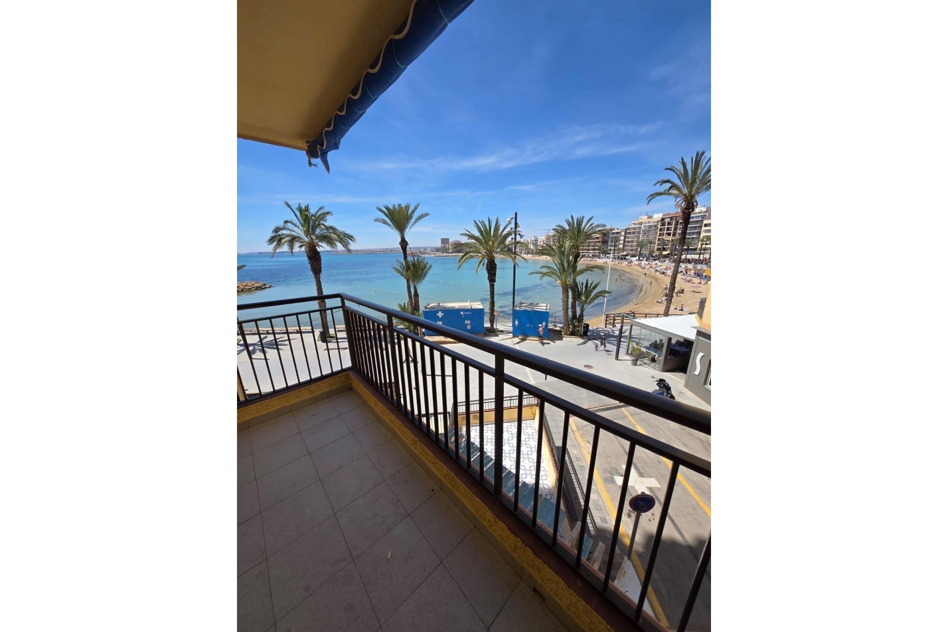 Resale - Apartment / Flat * - Torrevieja * - Playa del Cura *