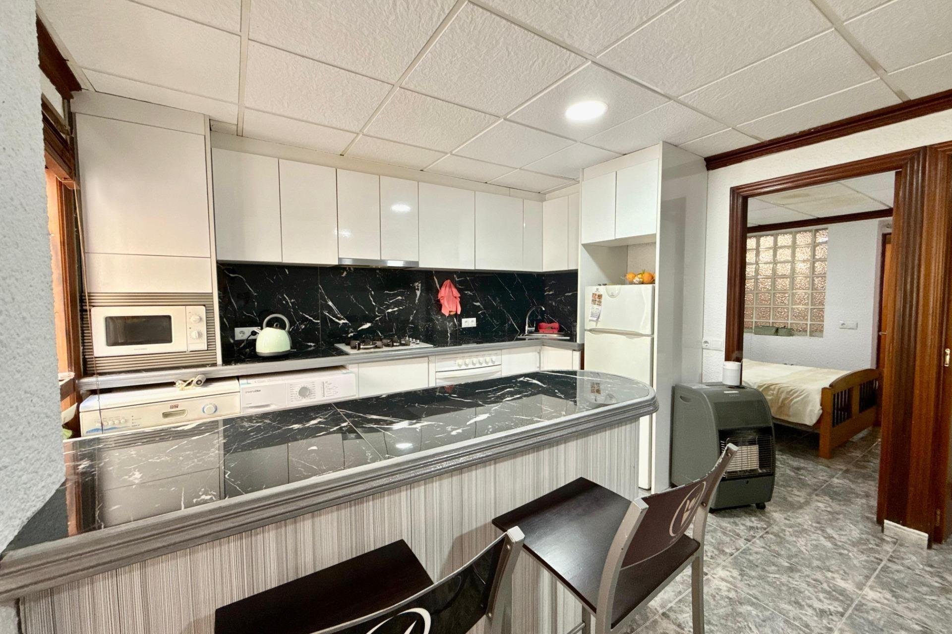 Resale - Apartment / Flat * - Torrevieja * - Playa del Cura *