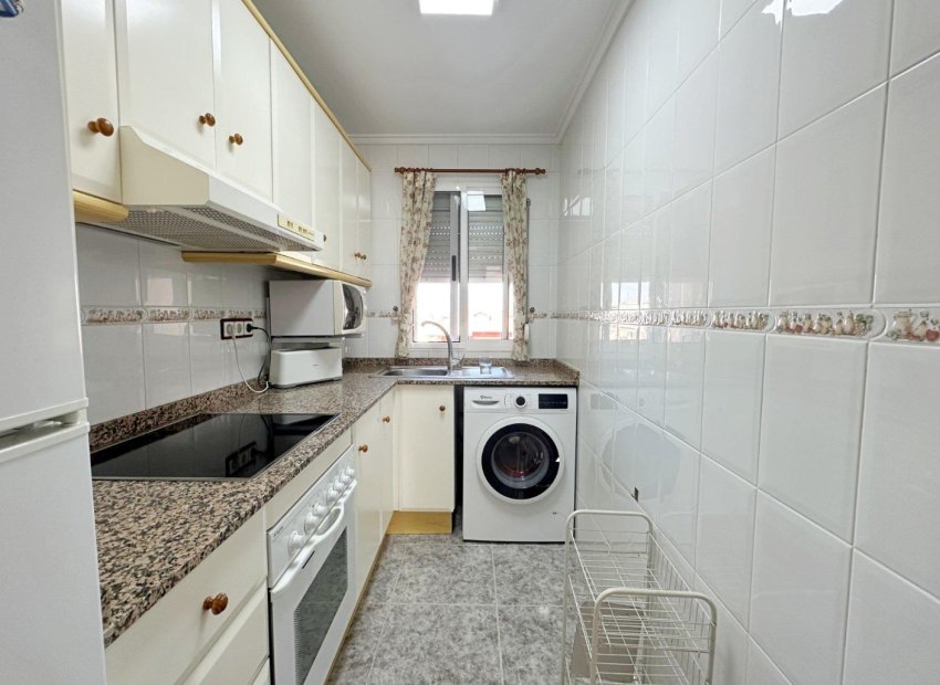 Resale - Apartment / Flat * - Torrevieja * - Playa del Cura *