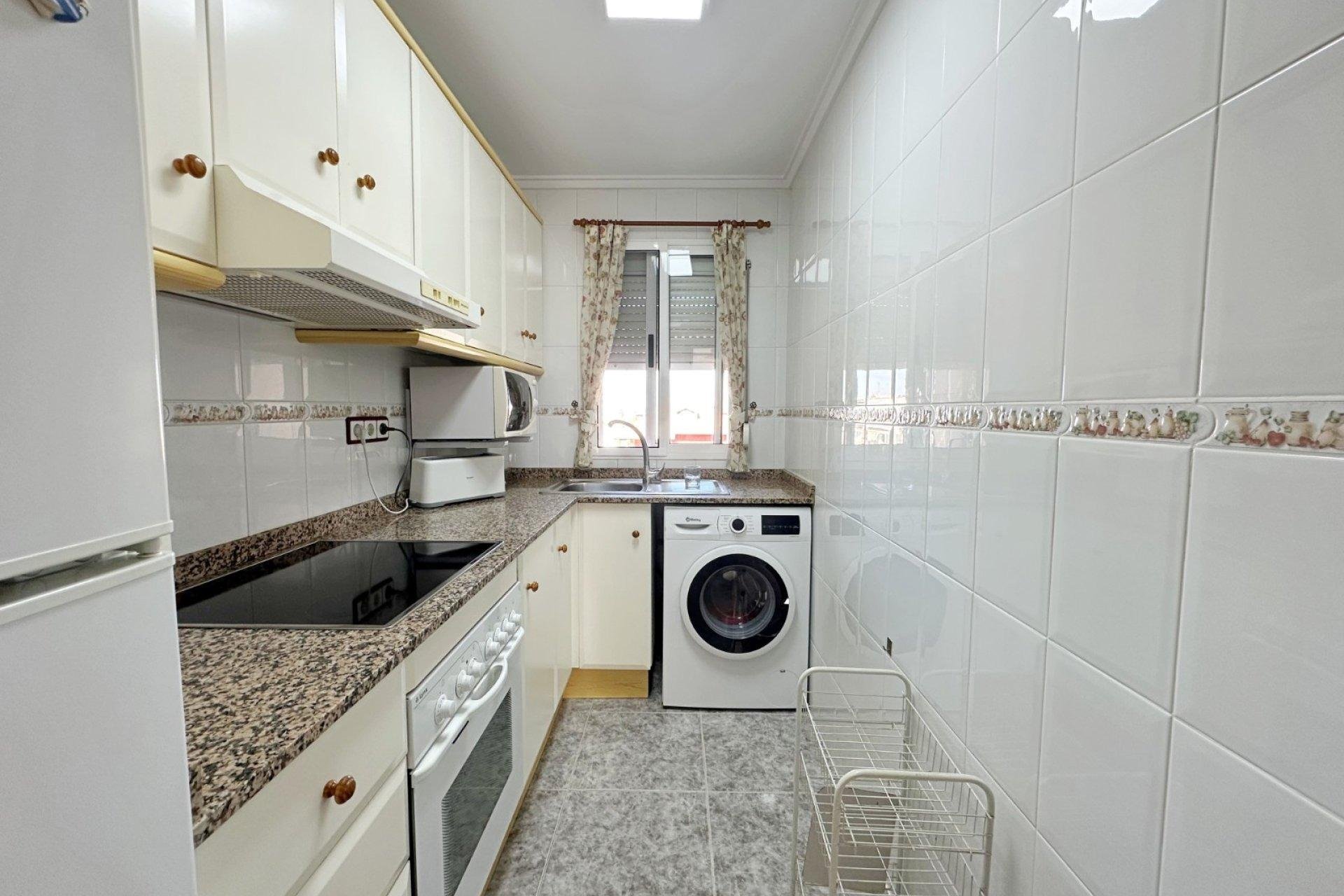 Resale - Apartment / Flat * - Torrevieja * - Playa del Cura *