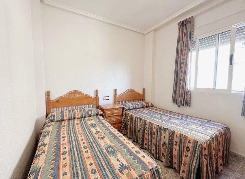 Resale - Apartment / Flat * - Torrevieja * - Playa del Cura *
