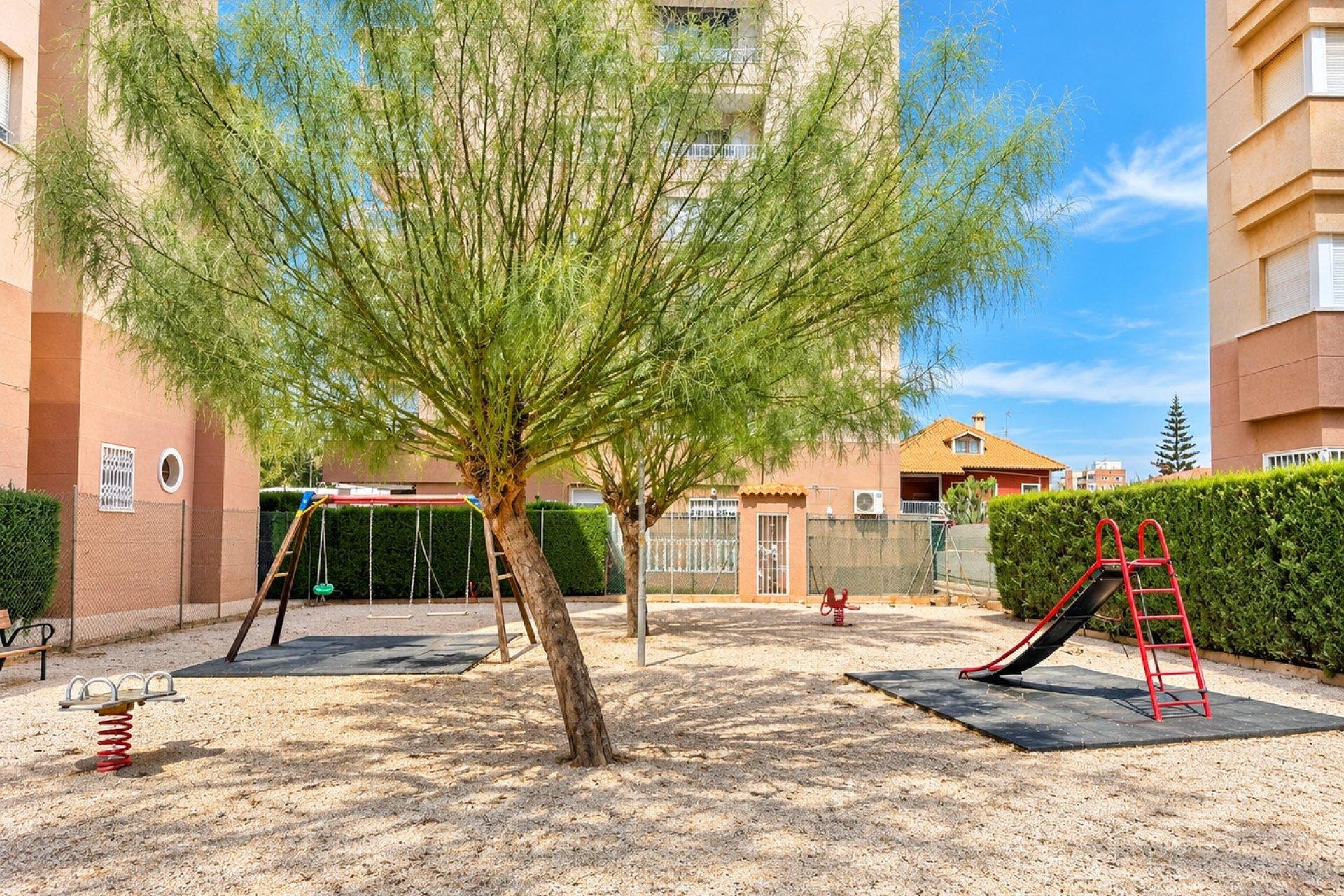 Resale - Apartment / Flat * - Torrevieja * - Playa del Cura *