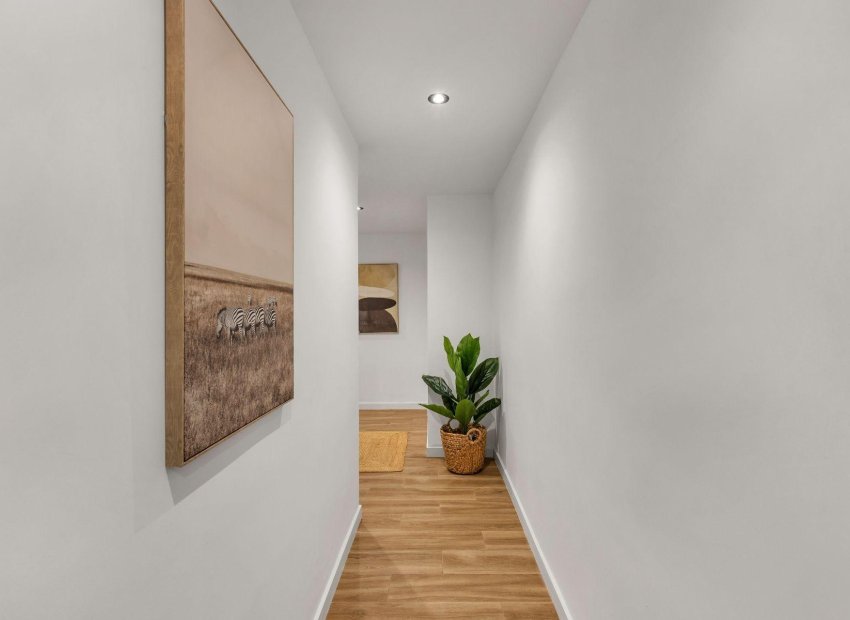 Resale - Apartment / Flat * - Torrevieja * - Playa del Cura *