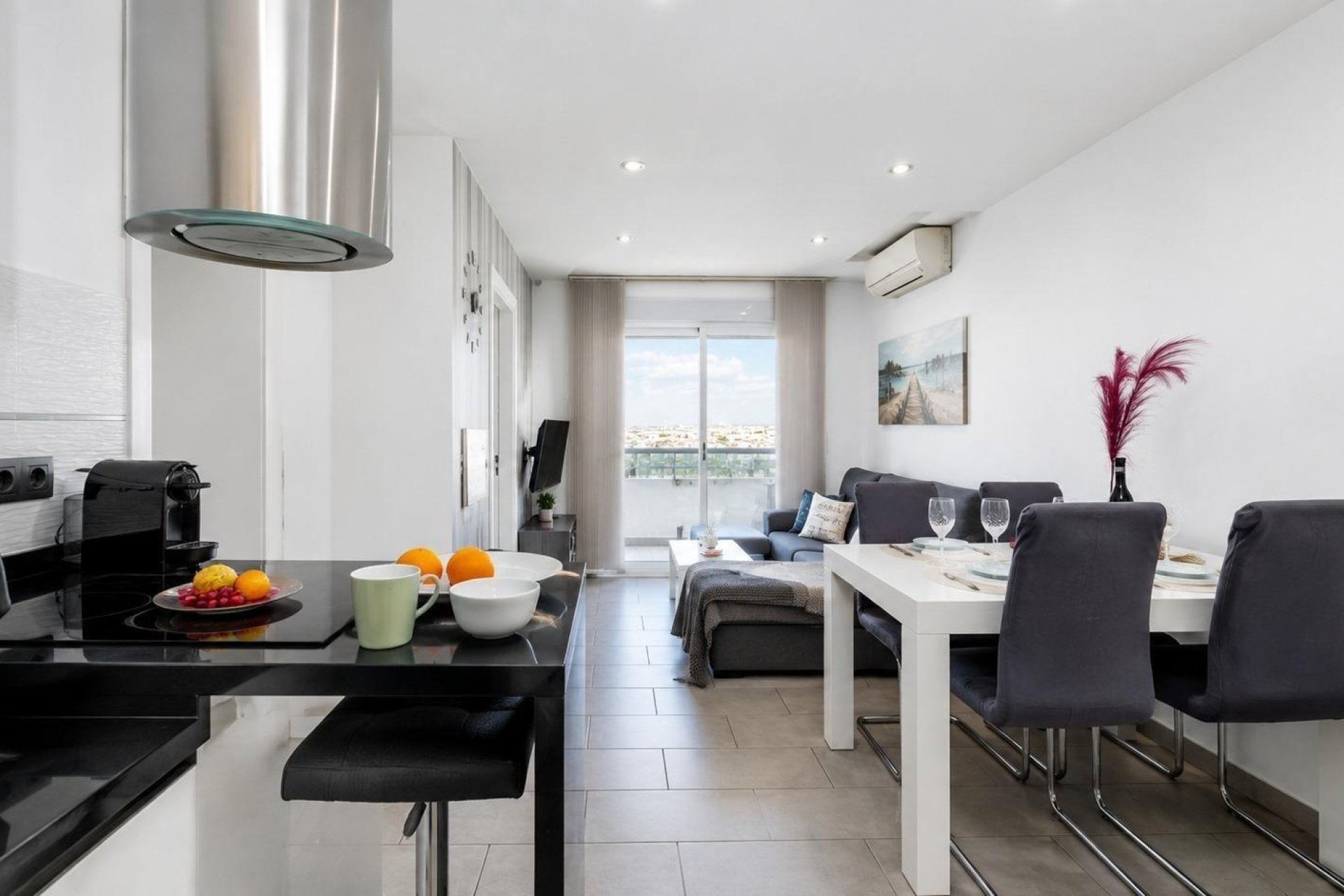 Resale - Apartment / Flat * - Torrevieja * - Playa del Cura *