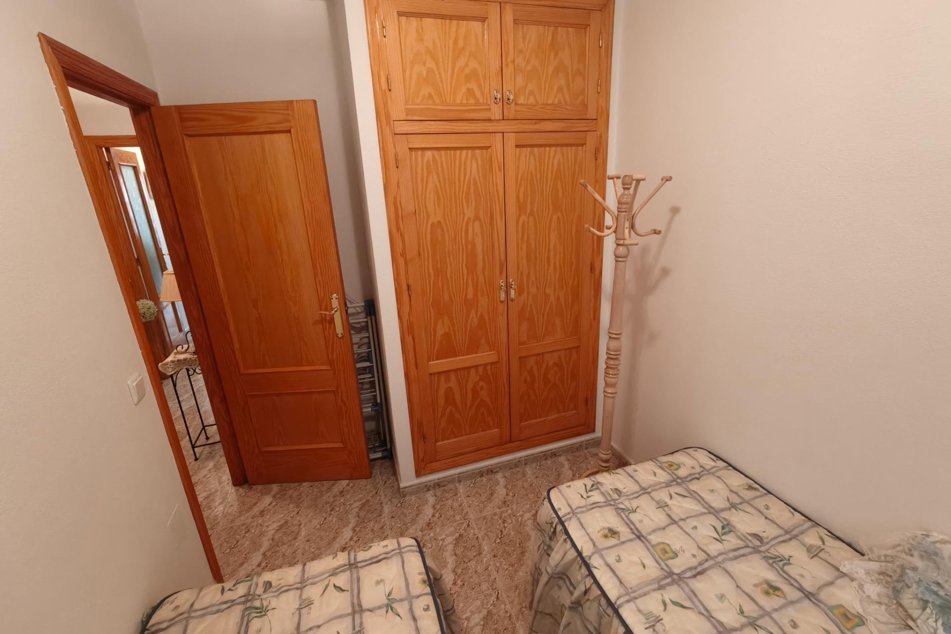Resale - Apartment / Flat * - Torrevieja * - Playa del Cura *