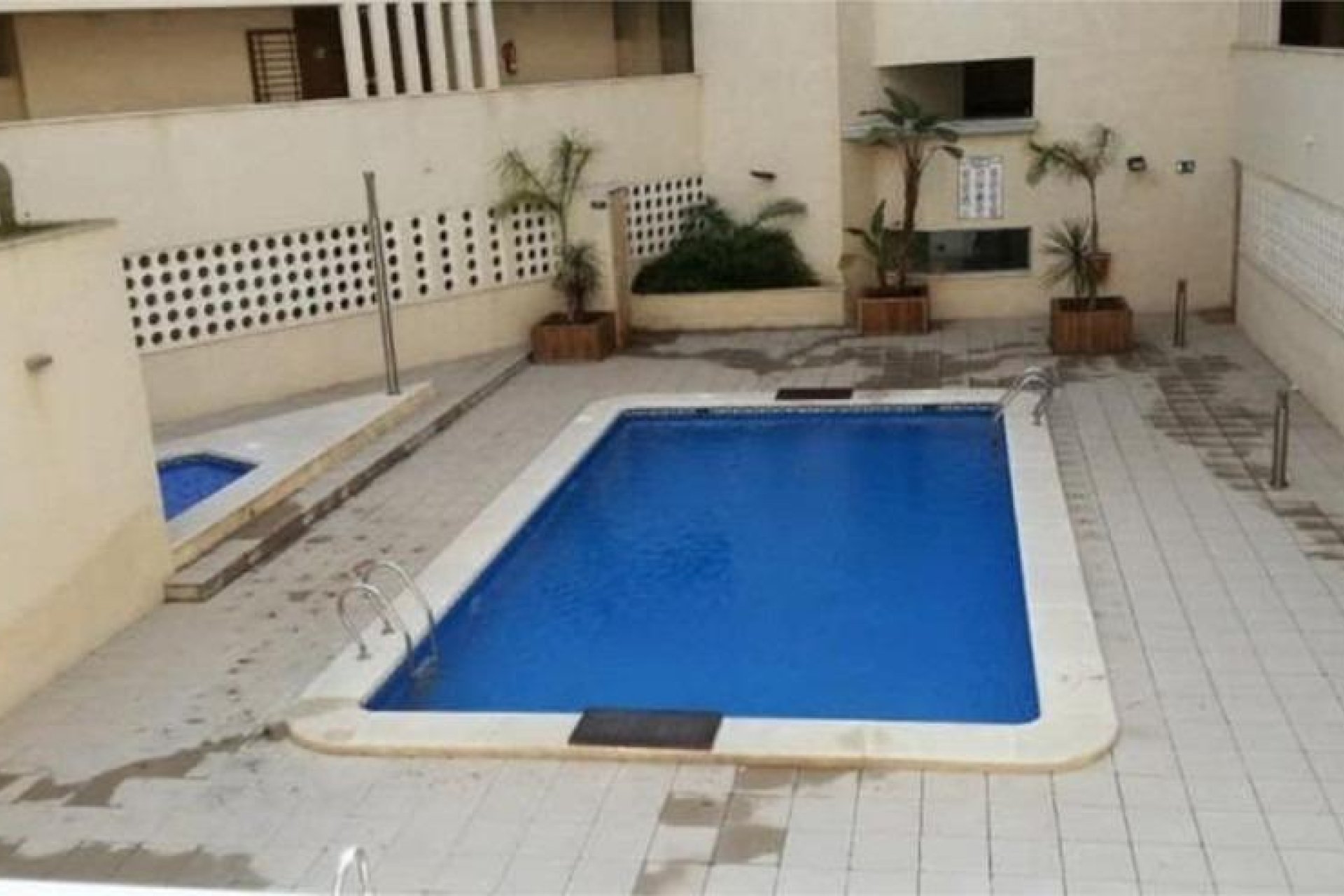 Resale - Apartment / Flat * - Torrevieja * - Playa del Cura *