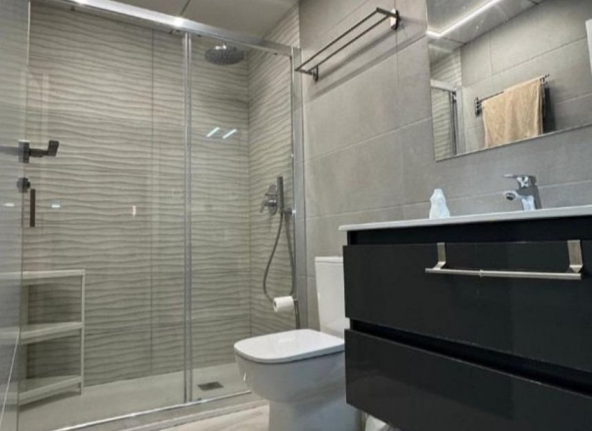 Resale - Apartment / Flat * - Torrevieja * - Playa del Cura *