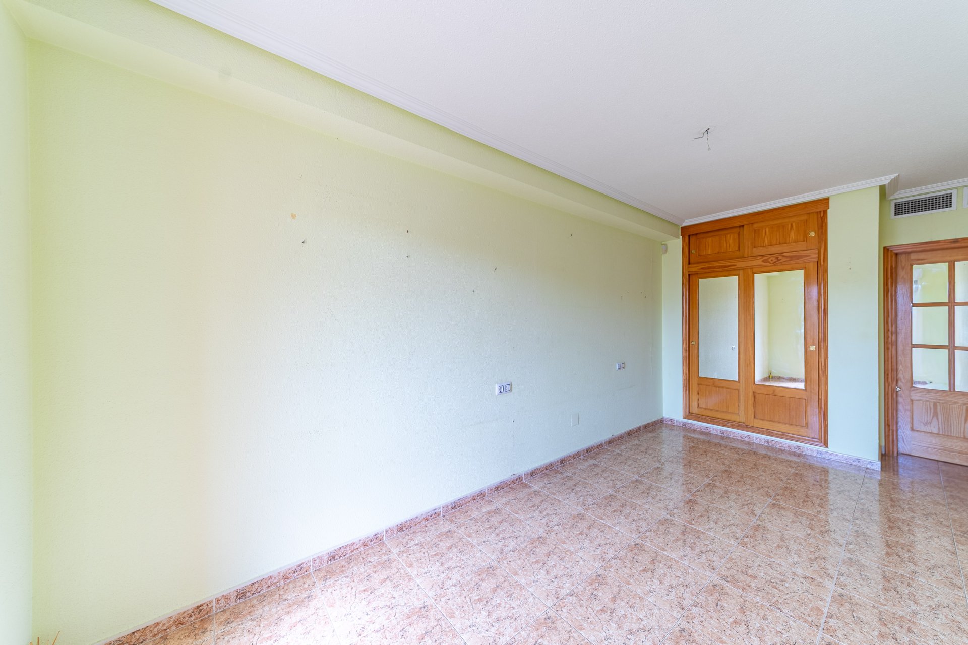 Resale - Apartment / Flat * - Torrevieja - Puerto