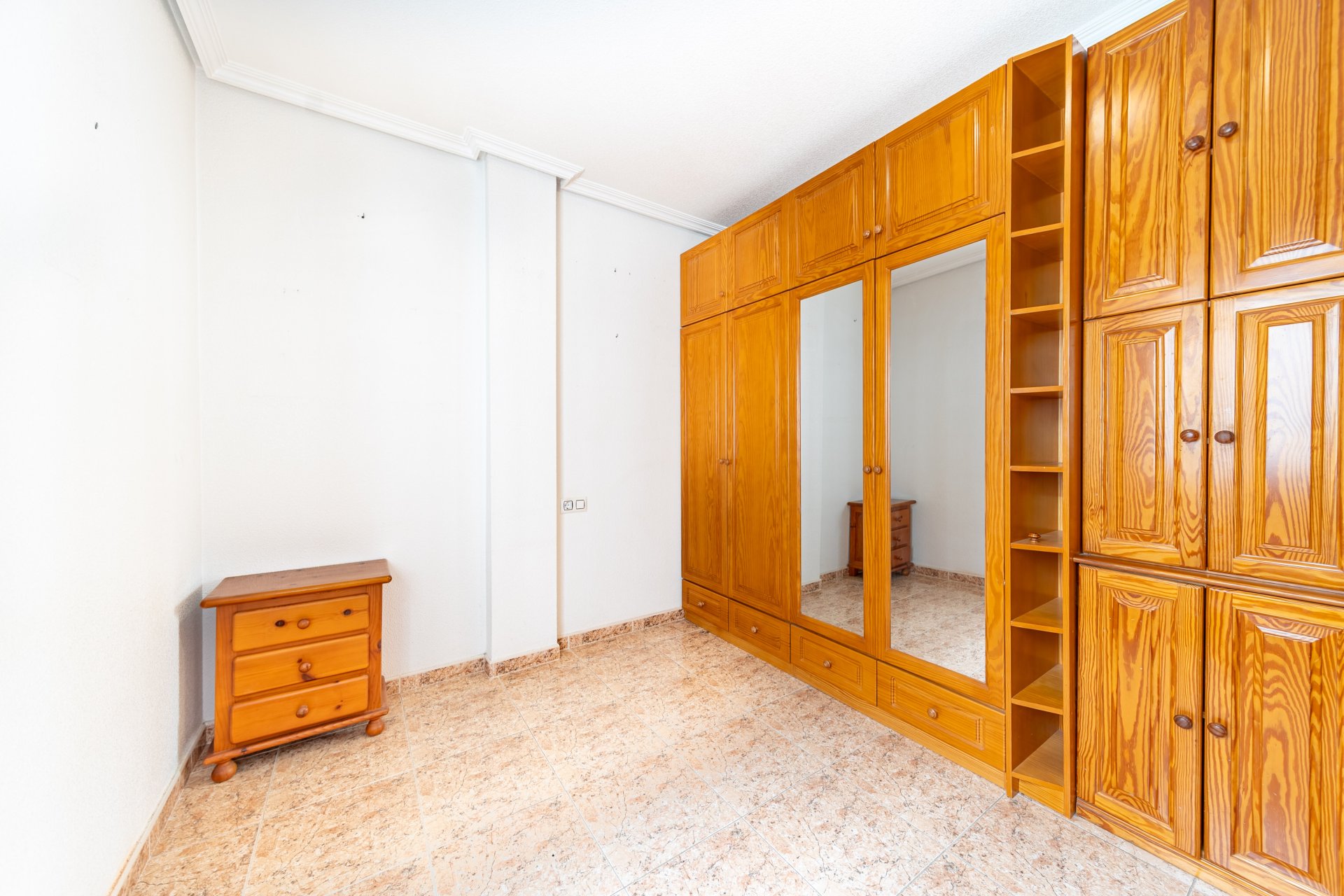 Resale - Apartment / Flat * - Torrevieja - Puerto