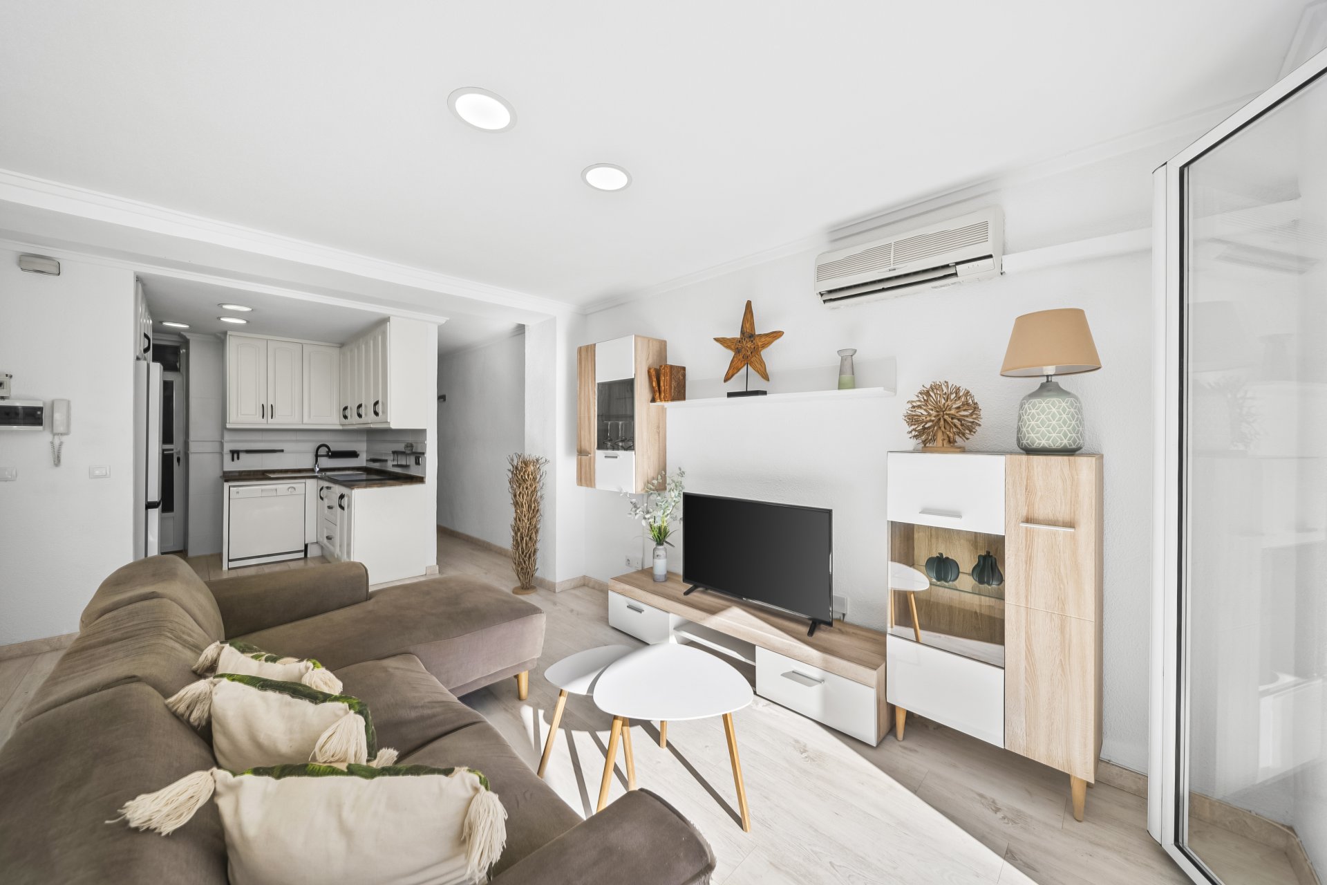 Resale - Apartment / Flat * - Torrevieja - Puerto