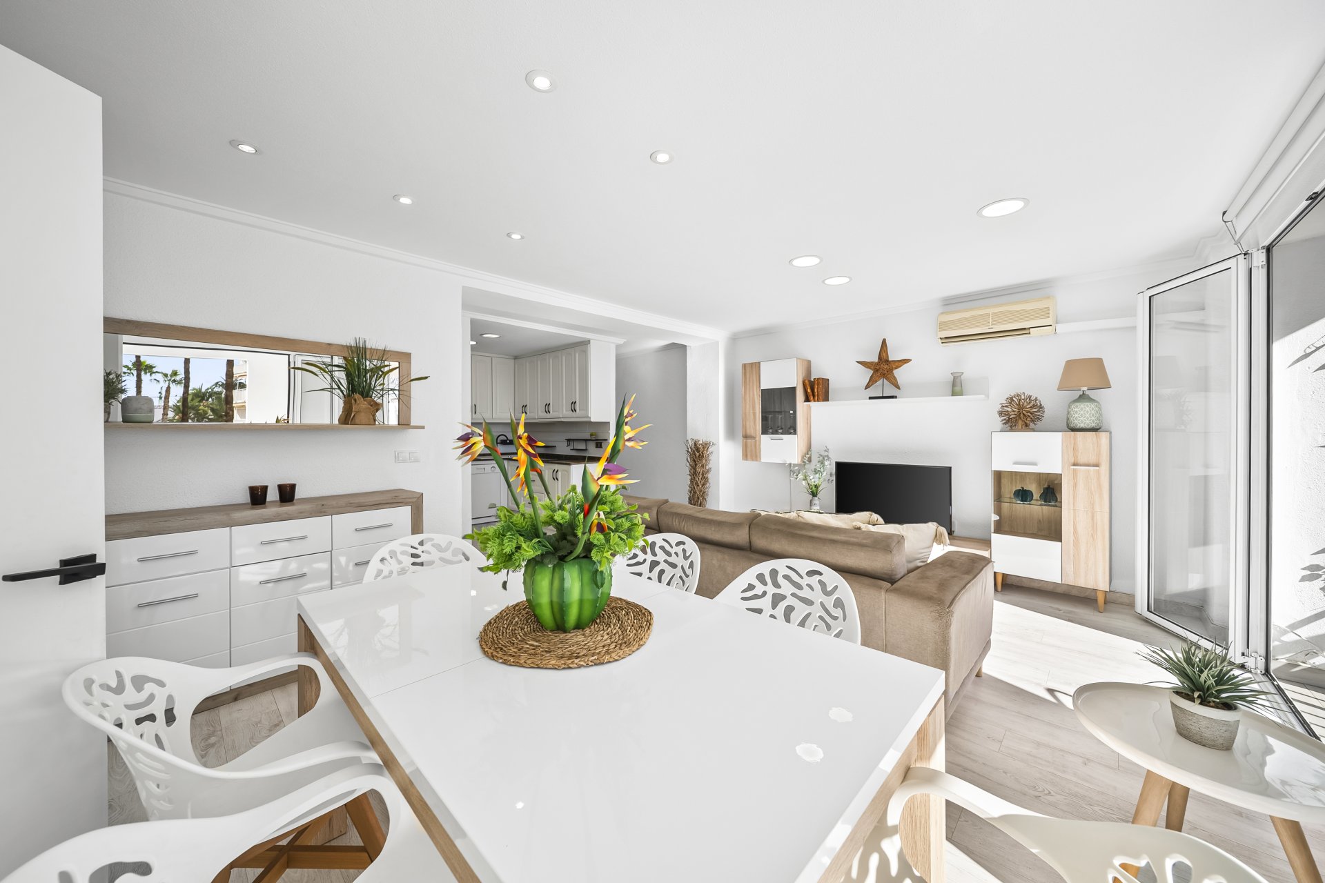 Resale - Apartment / Flat * - Torrevieja - Puerto