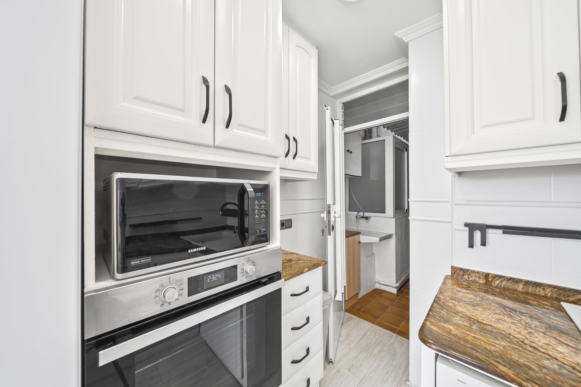 Resale - Apartment / Flat * - Torrevieja - Puerto