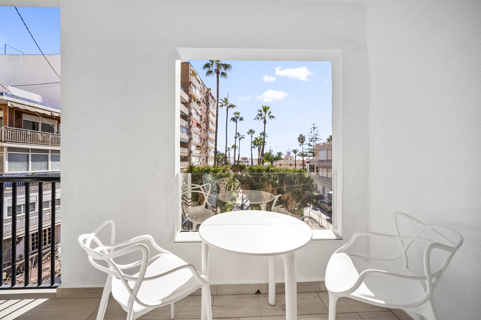 Resale - Apartment / Flat * - Torrevieja - Puerto