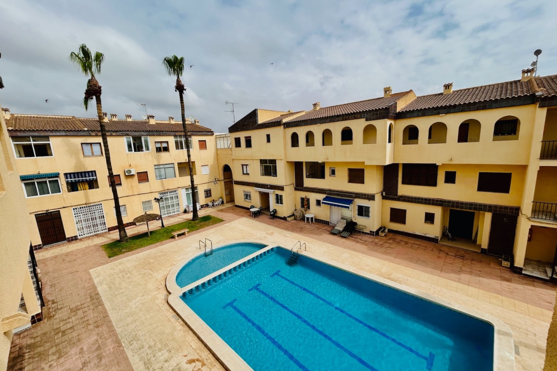 Resale - Apartment / flat - Torrevieja - Punta Prima