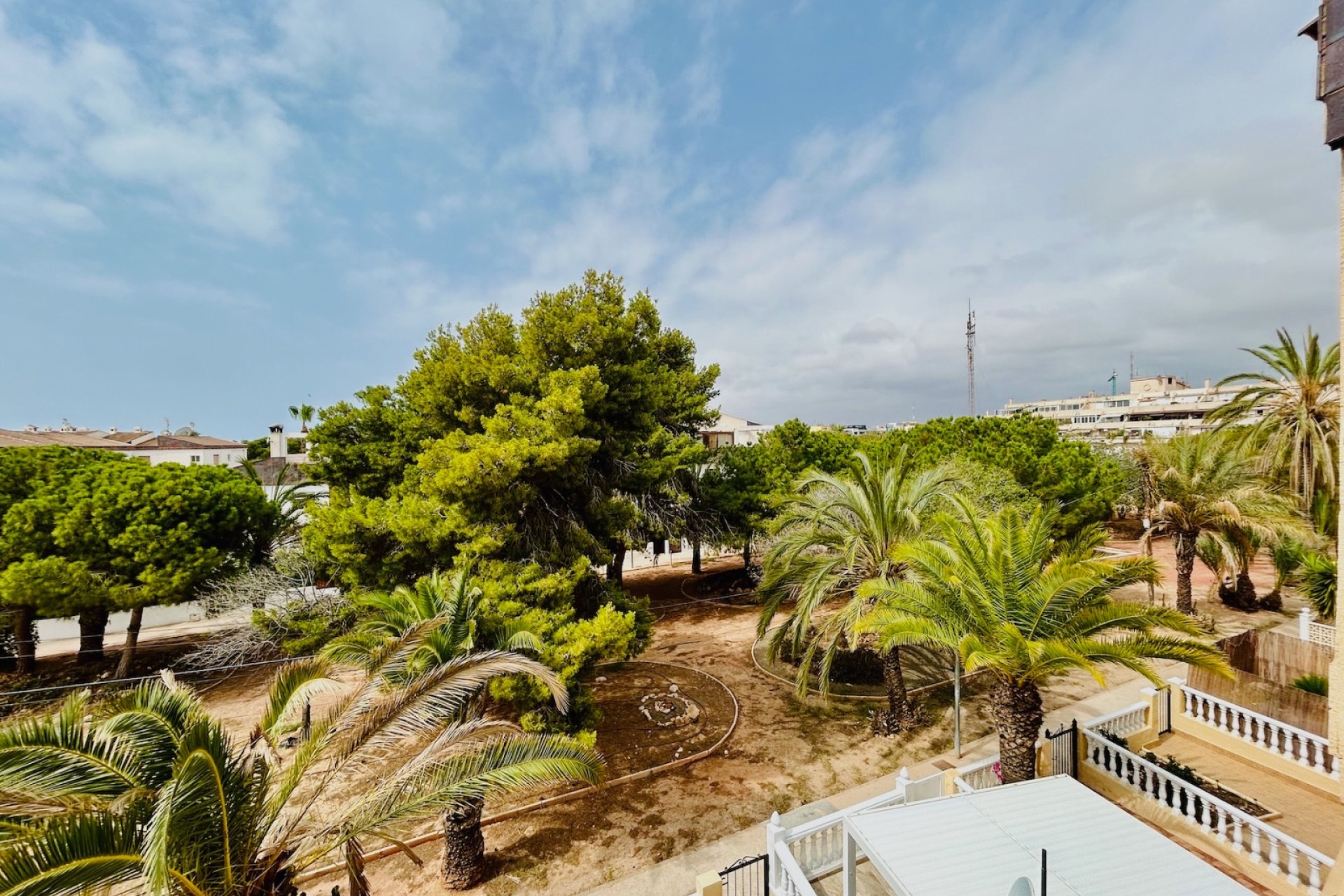 Resale - Apartment / flat - Torrevieja - Punta Prima