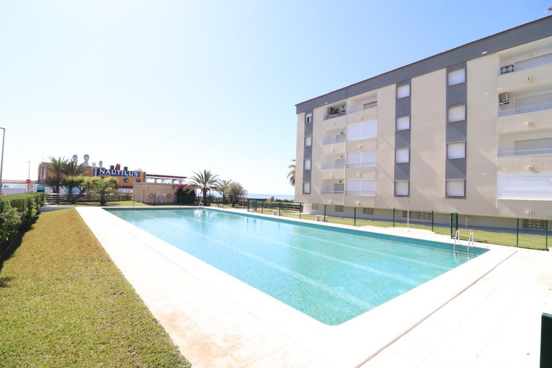 Resale - Apartment / flat - Torrevieja - Punta Prima