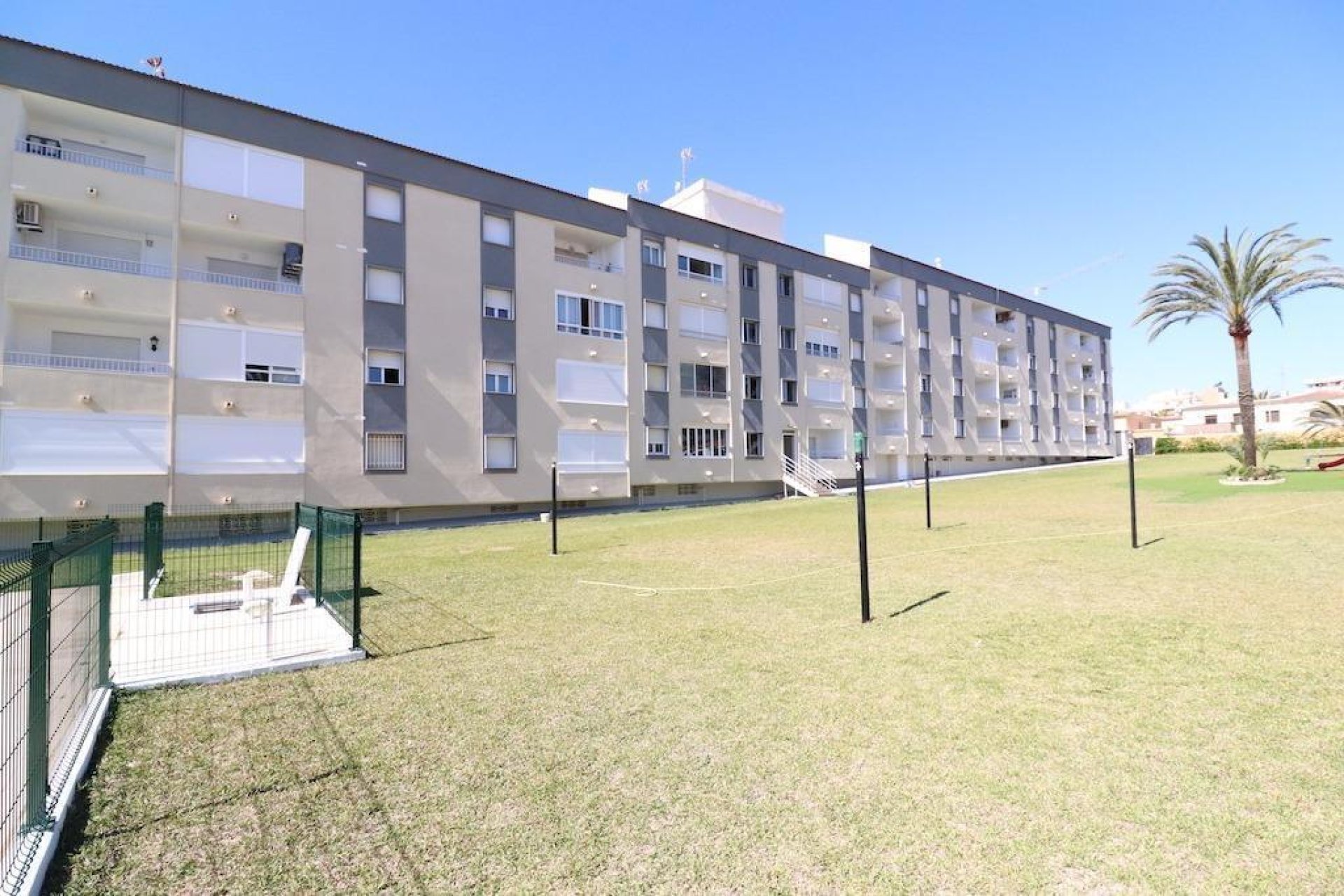 Resale - Apartment / flat - Torrevieja - Punta Prima