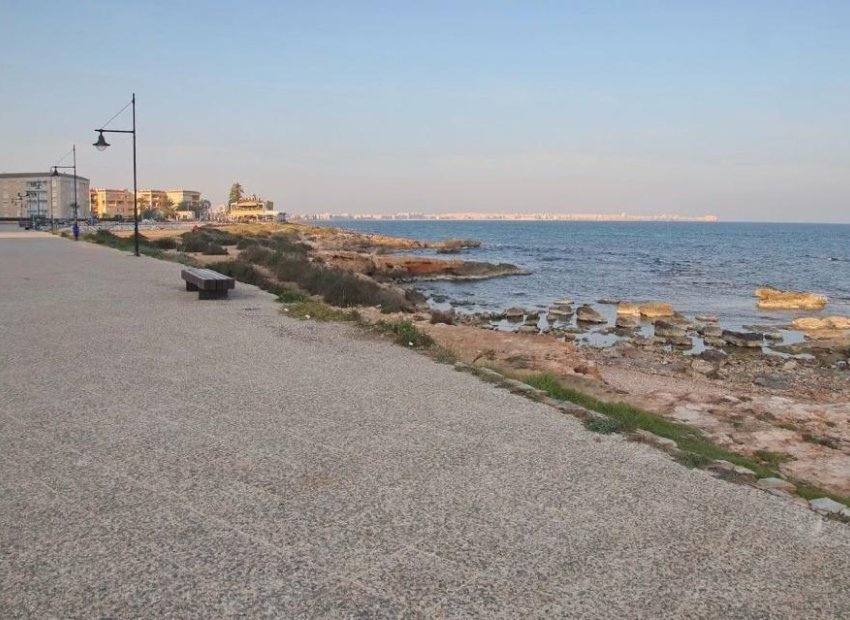 Resale - Apartment / flat - Torrevieja - Punta Prima