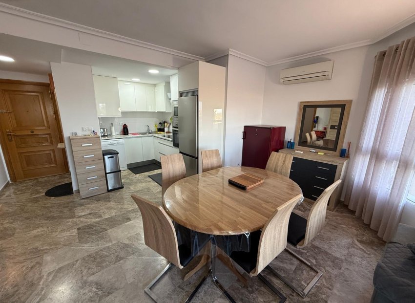 Resale - Apartment / flat - Torrevieja - Punta Prima