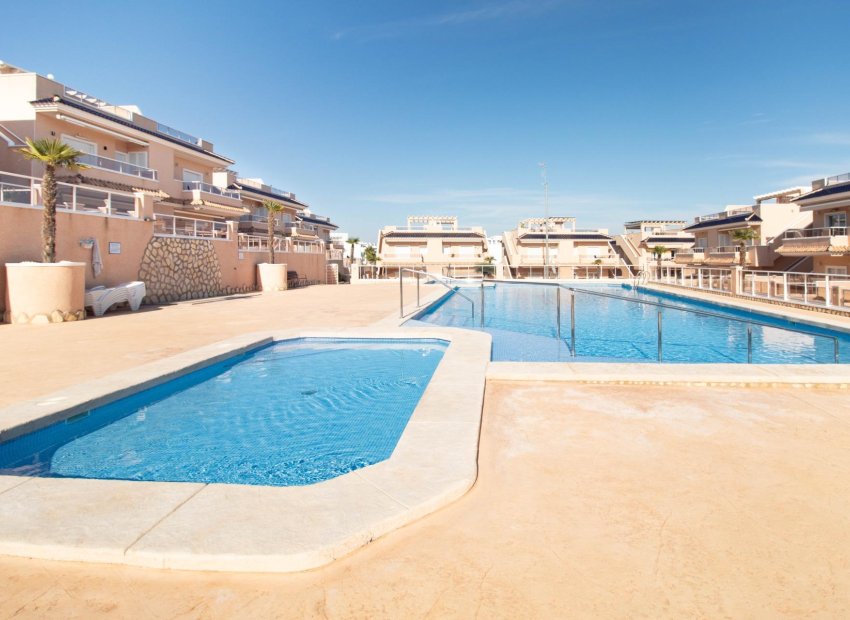 Resale - Apartment / Flat * - Torrevieja - Punta Prima *