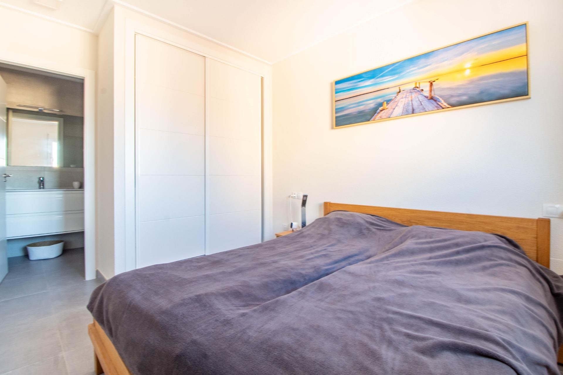 Resale - Apartment / Flat * - Torrevieja - Punta Prima *