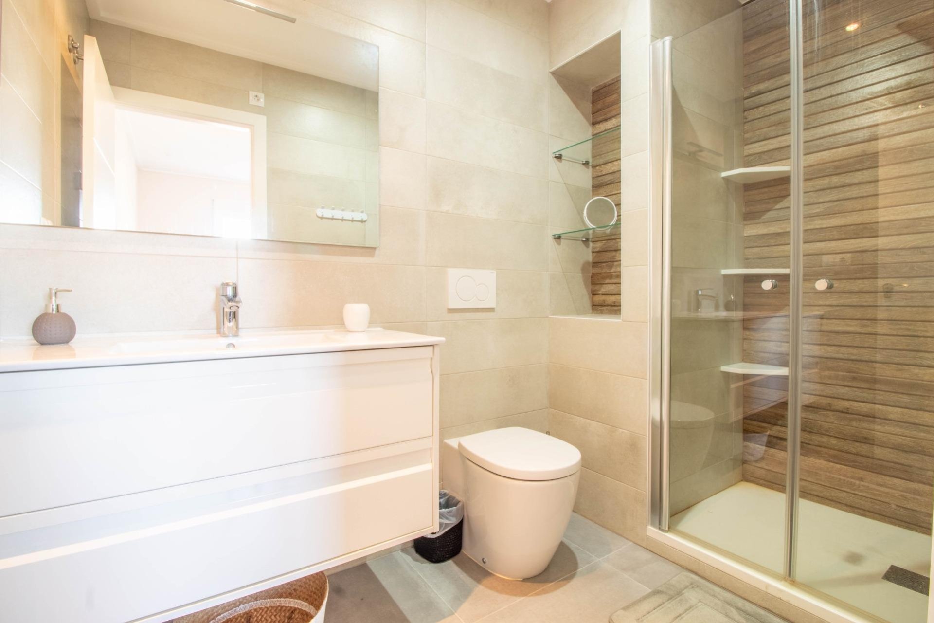 Resale - Apartment / Flat * - Torrevieja - Punta Prima *