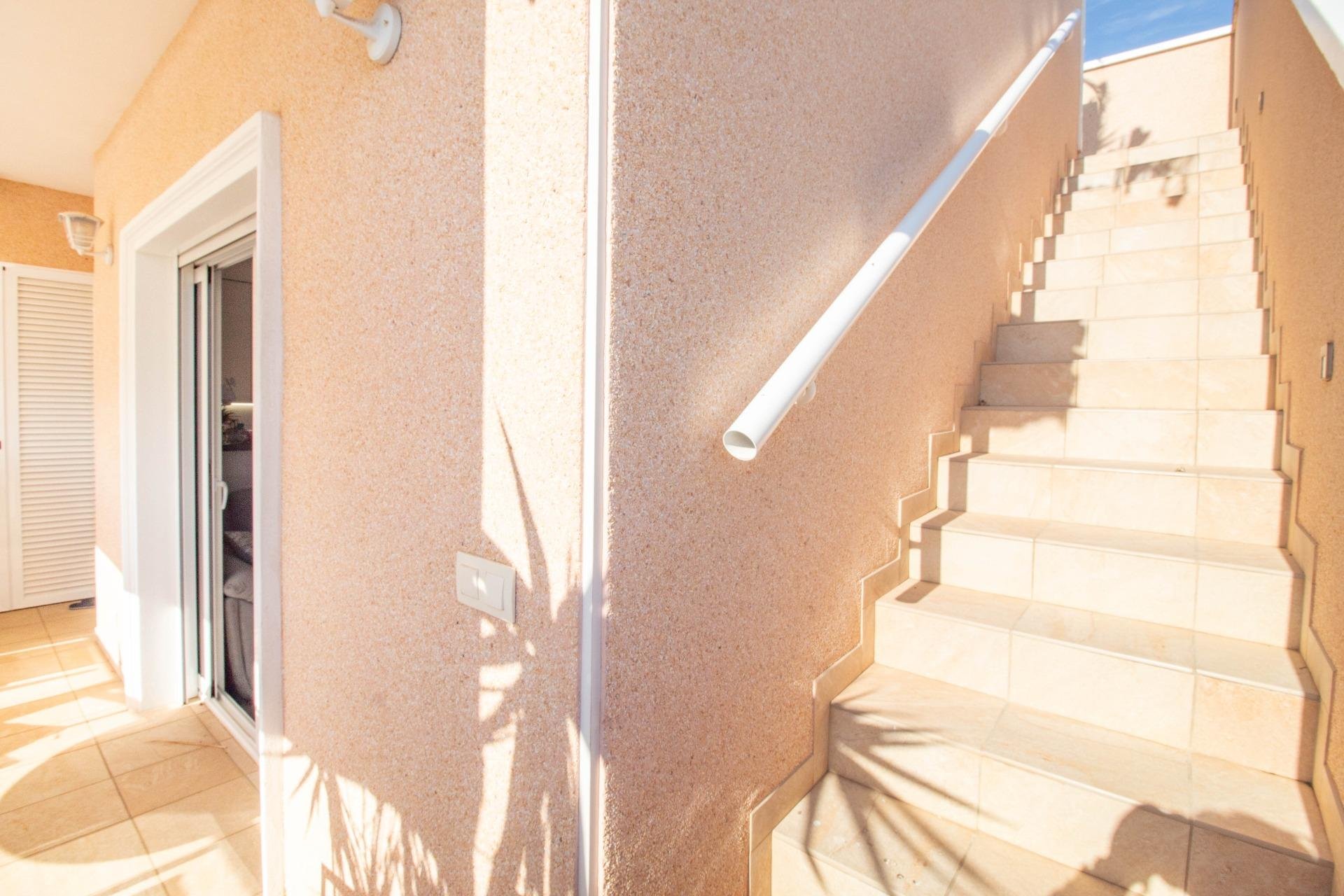 Resale - Apartment / Flat * - Torrevieja - Punta Prima *