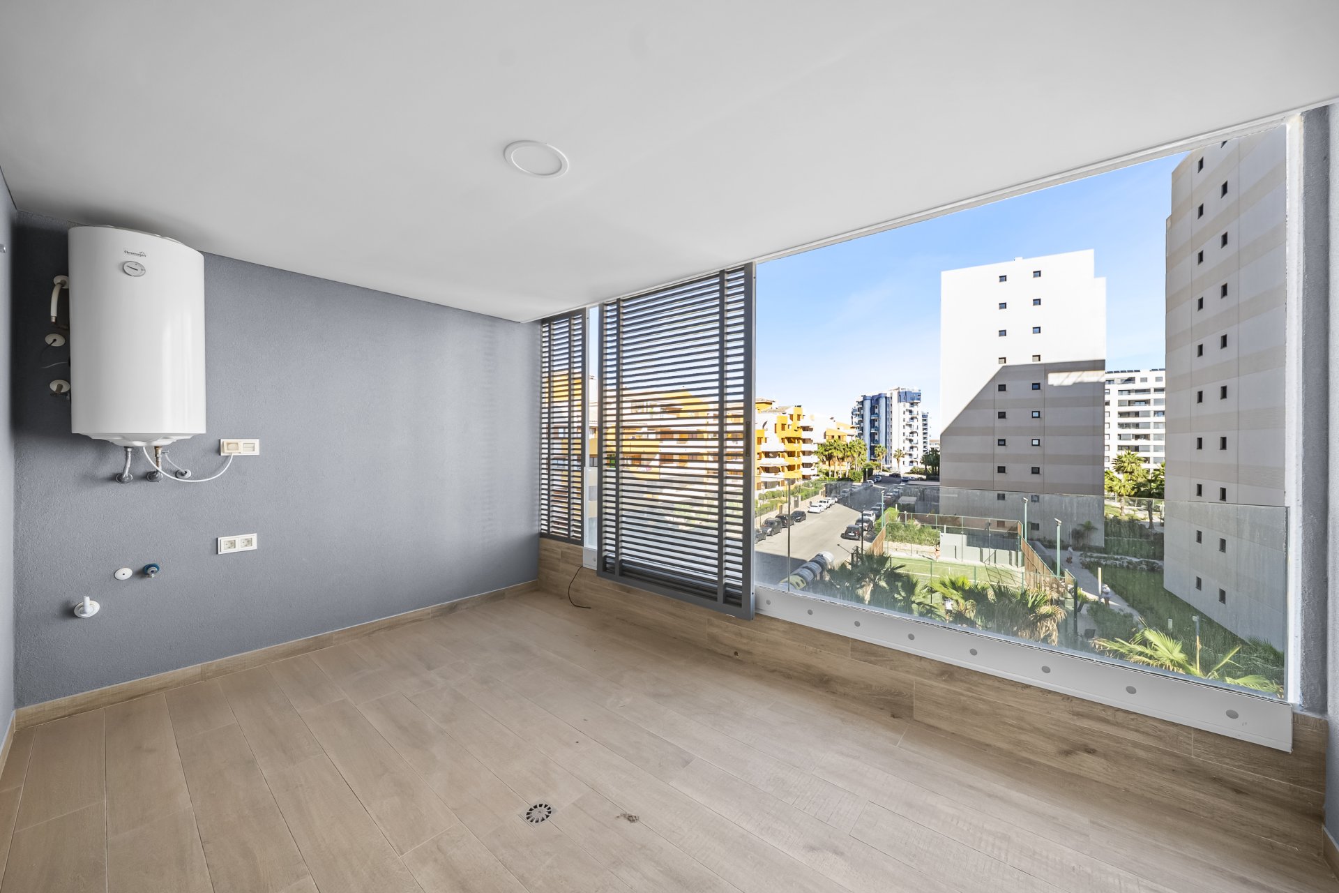 Resale - Apartment / Flat * - Torrevieja - Punta Prima *