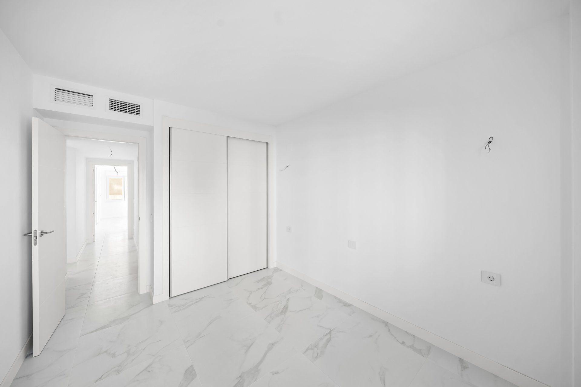 Resale - Apartment / Flat * - Torrevieja - Punta Prima *