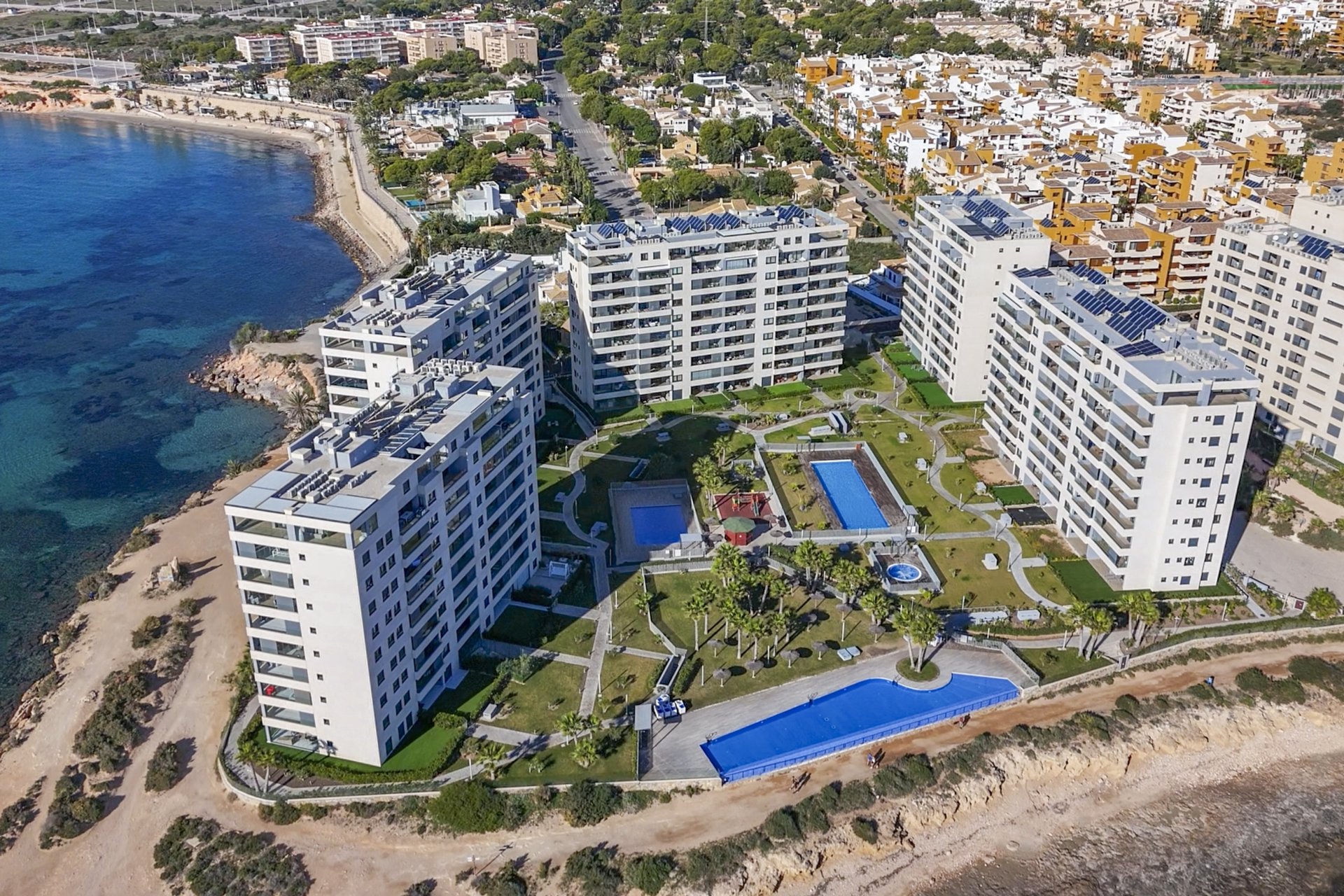 Resale - Apartment / Flat * - Torrevieja - Punta Prima *