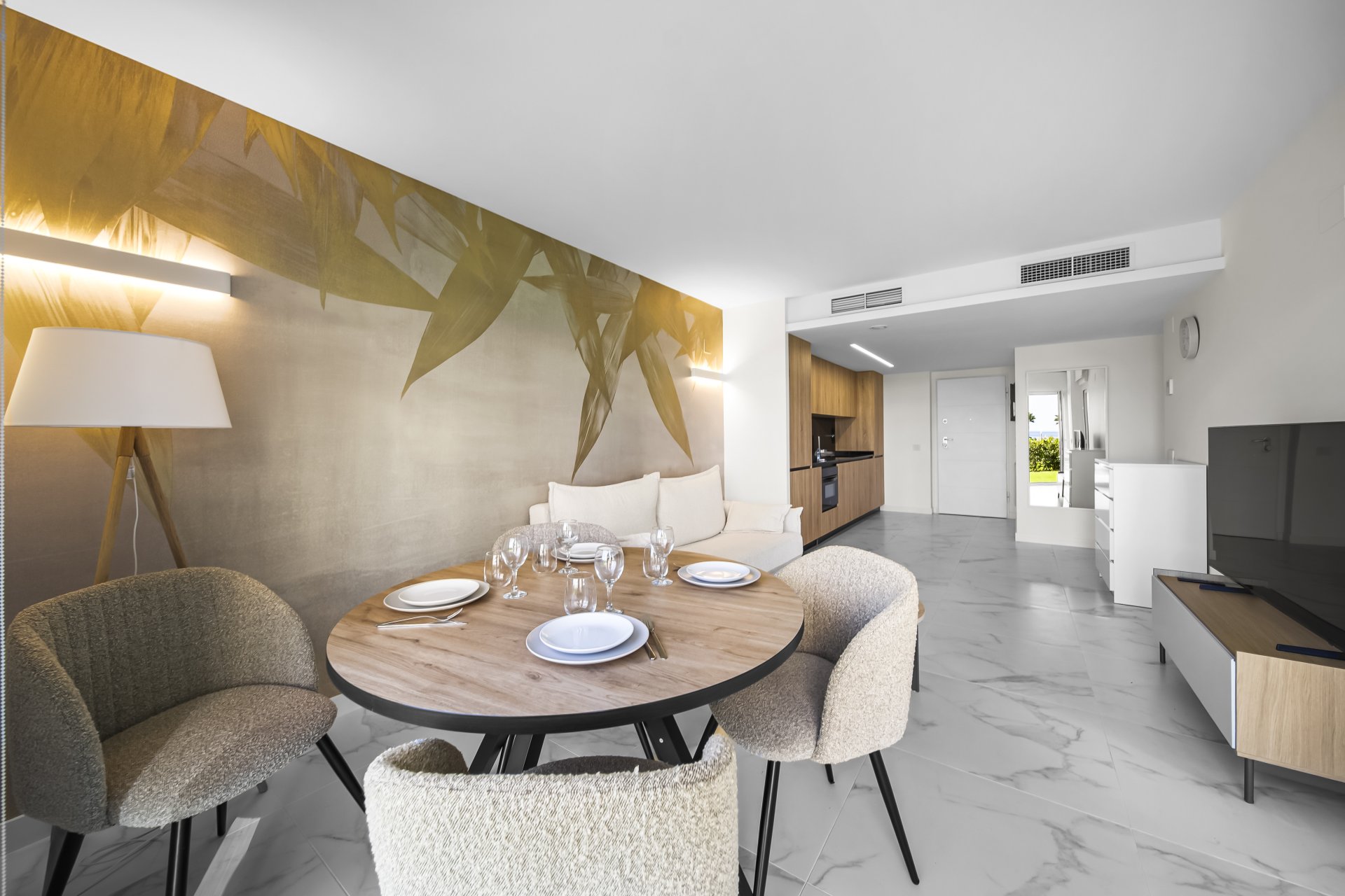 Resale - Apartment / Flat * - Torrevieja - Punta Prima *